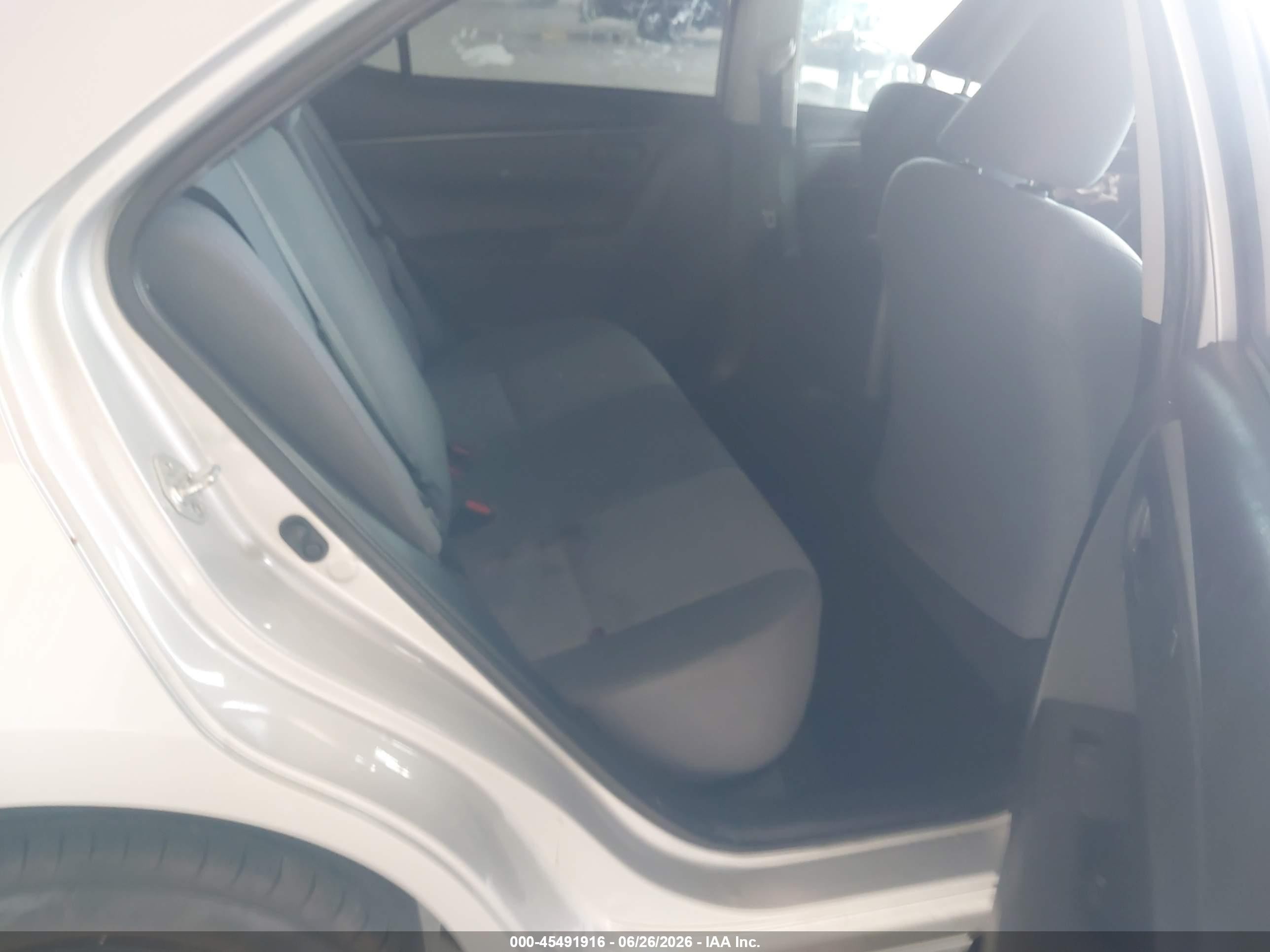 2014 Toyota Corolla L Silver vin: 2T1BURHE9EC083281