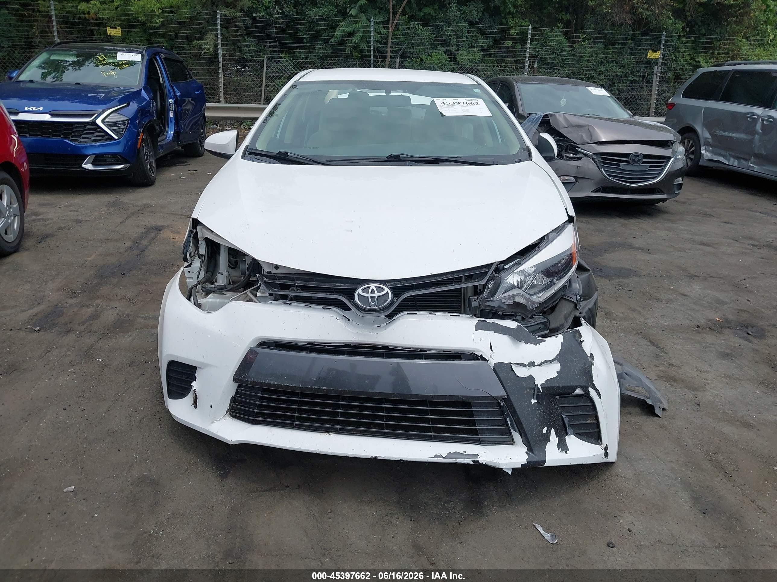 2014 Toyota Corolla Le White vin: 2T1BURHE9EC097911