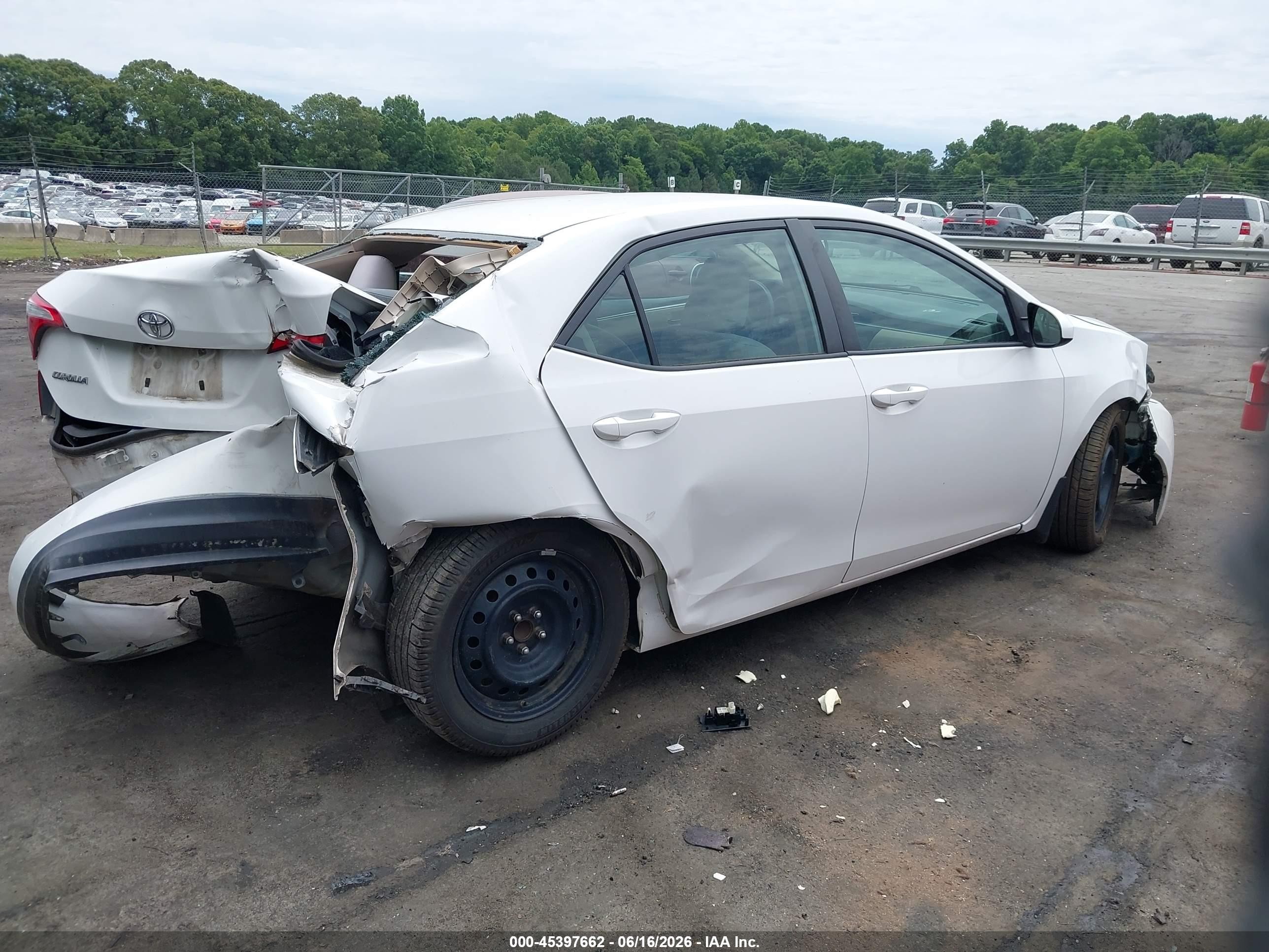2014 Toyota Corolla Le White vin: 2T1BURHE9EC097911