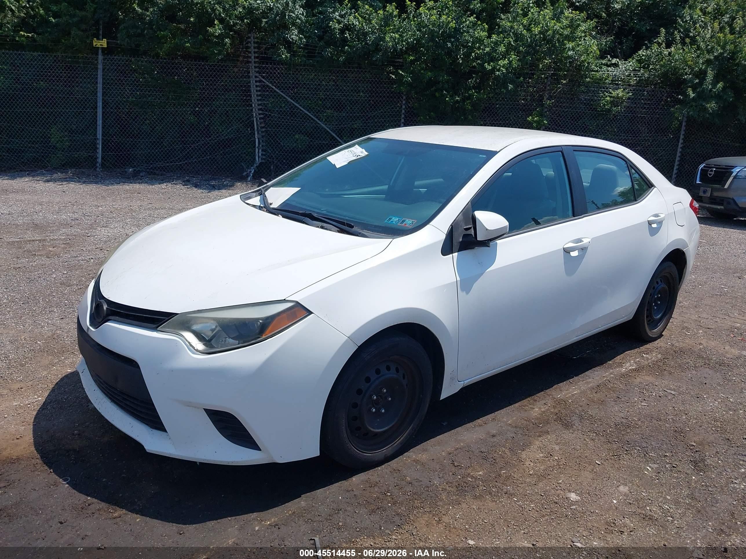 2014 Toyota Corolla Le White vin: 2T1BURHE9EC124833