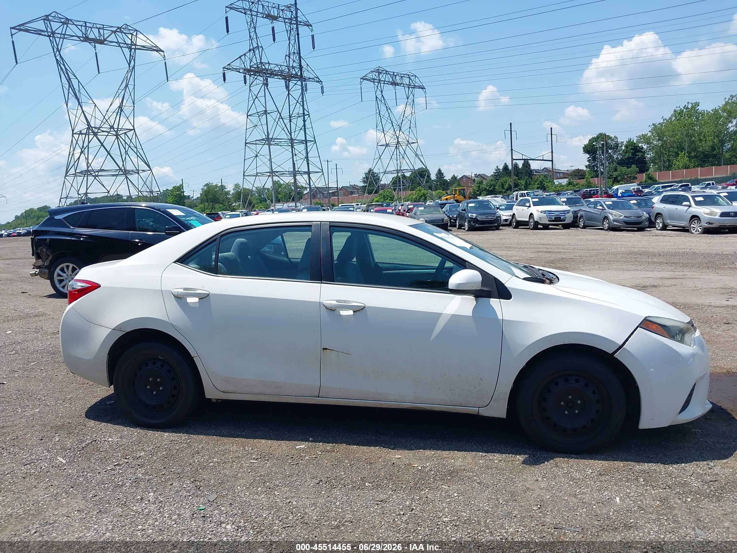 2014 Toyota Corolla Le White vin: 2T1BURHE9EC124833