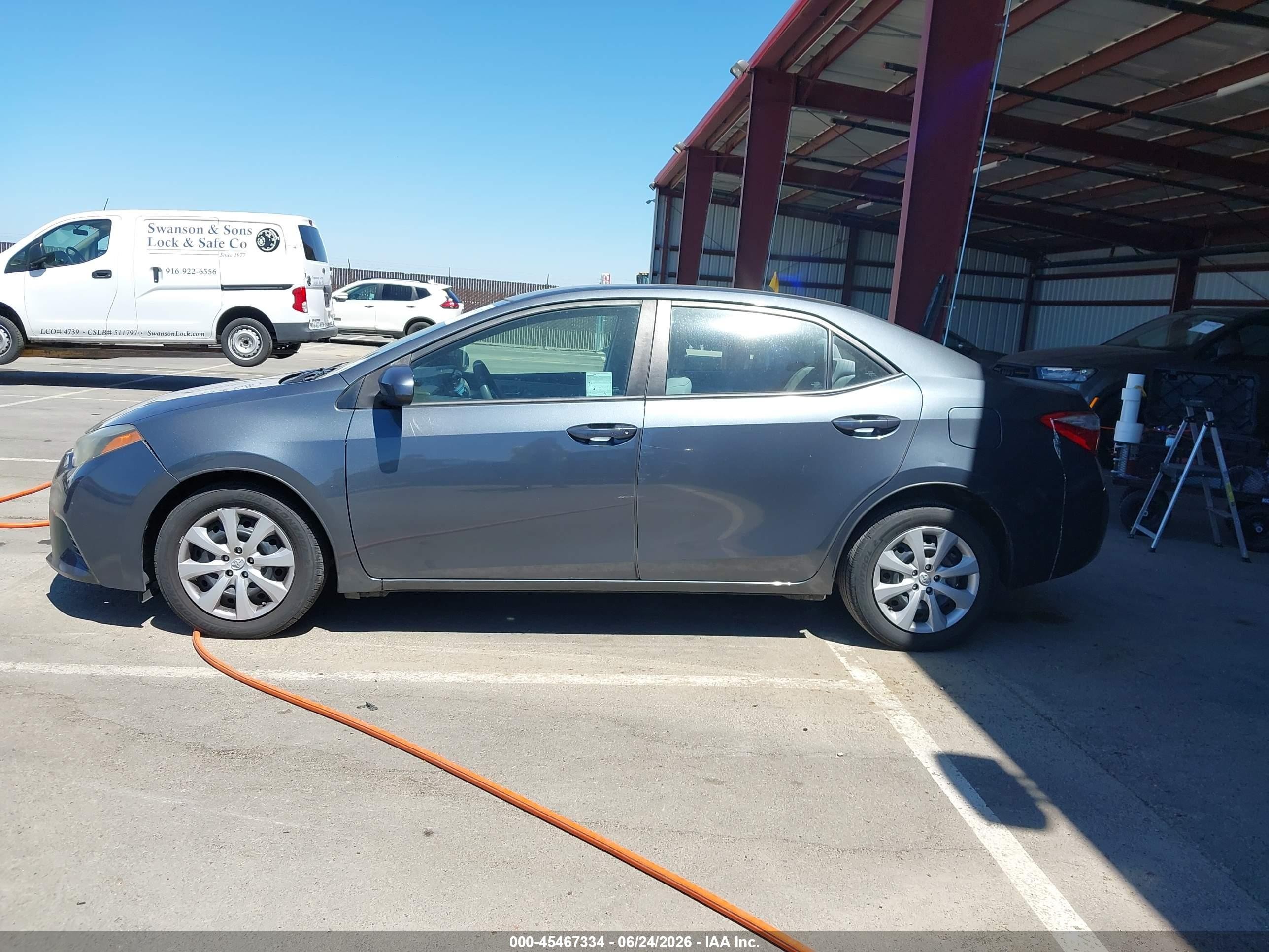 2014 Toyota Corolla Le Blue vin: 2T1BURHE9EC168783
