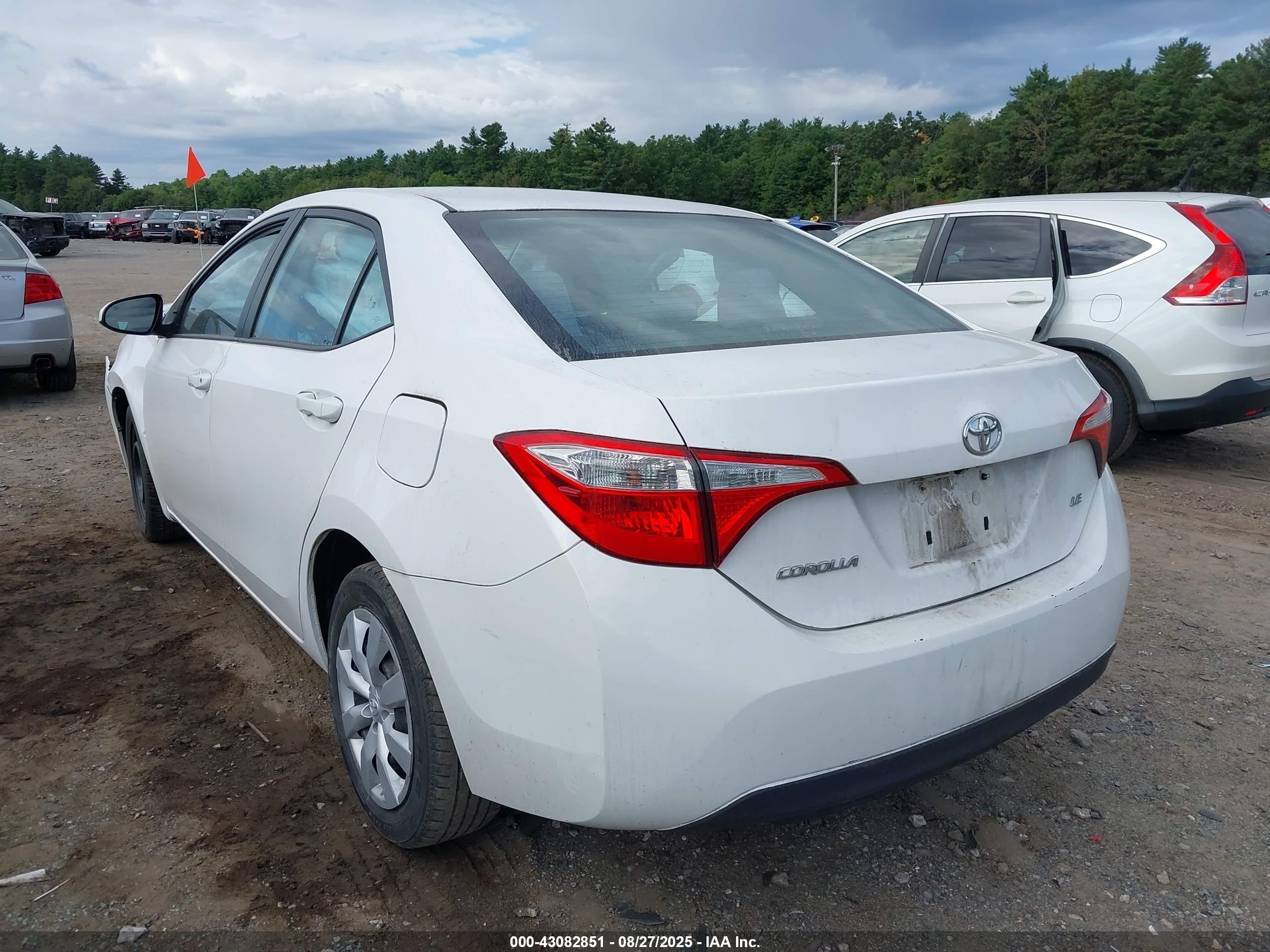 2014 Toyota Corolla Le White vin: 2T1BURHE9EC216881