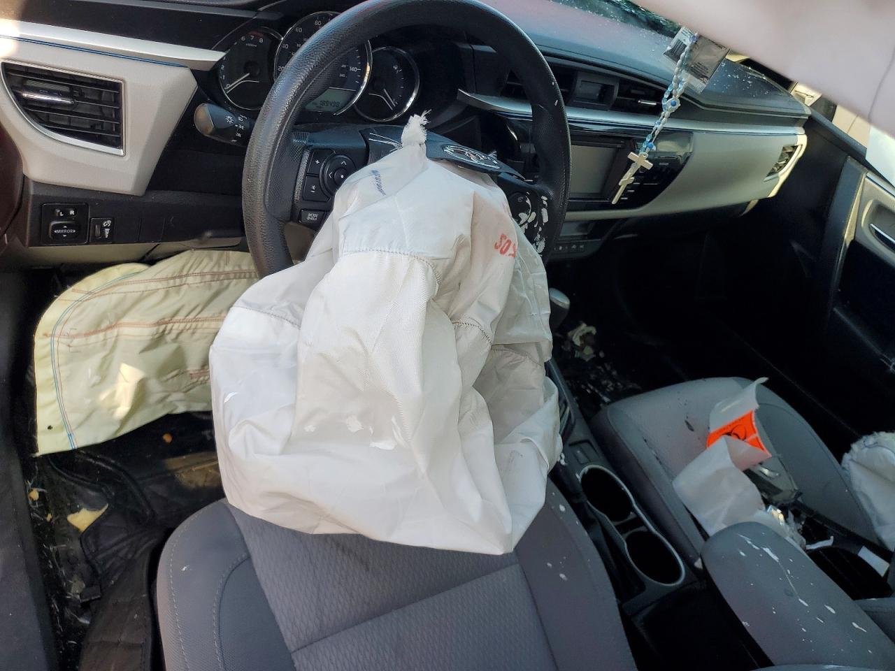 2015 Toyota Corolla Le Красный vin: 2T1BURHE9FC237022