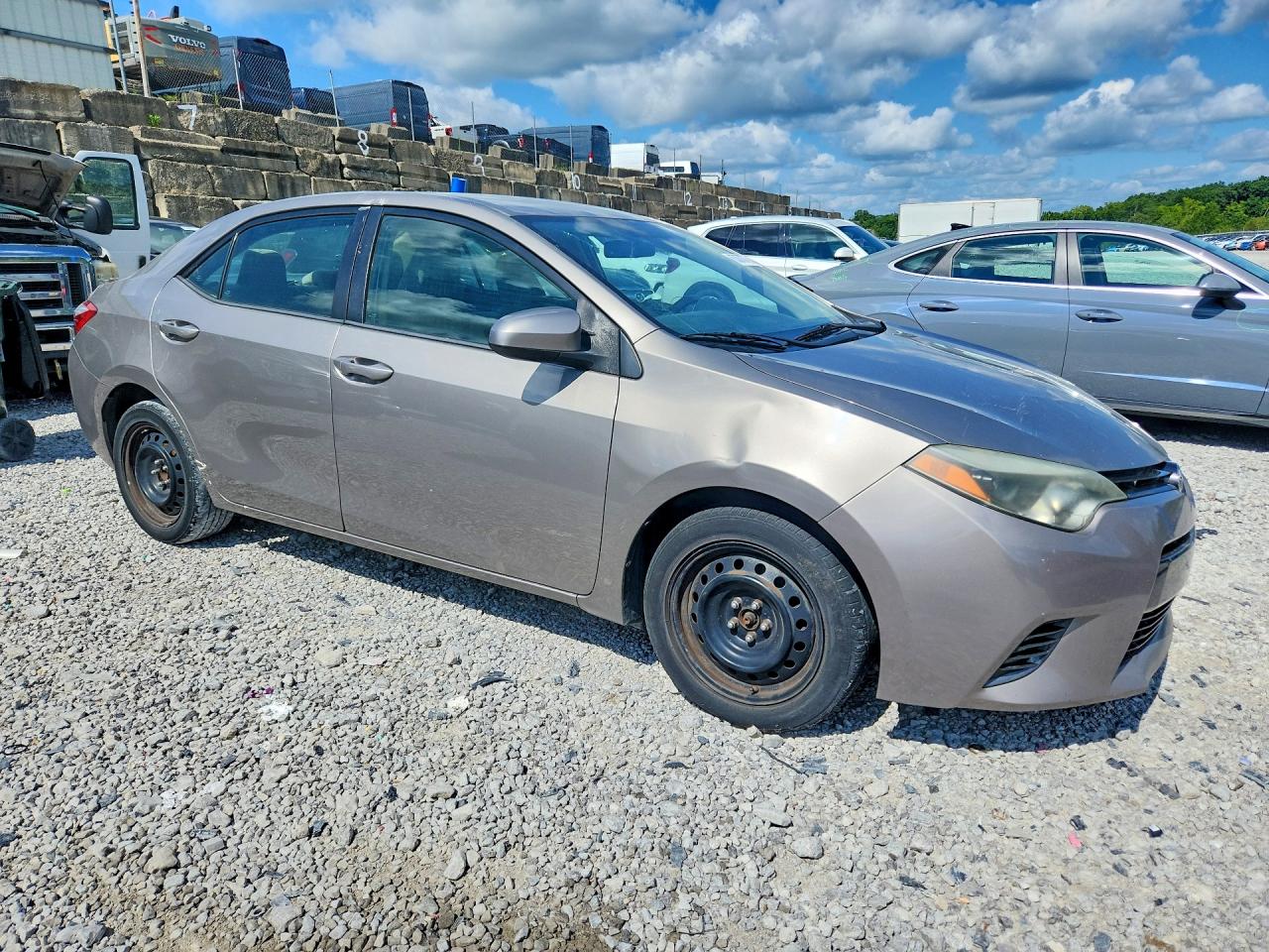 2015 Toyota Corolla Le Beige vin: 2T1BURHE9FC260414