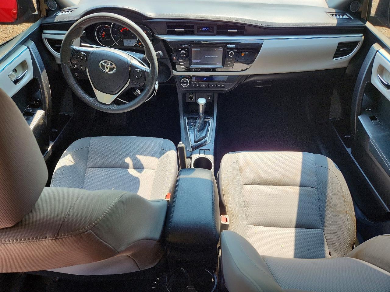 2015 Toyota Corolla Le Red vin: 2T1BURHE9FC277813