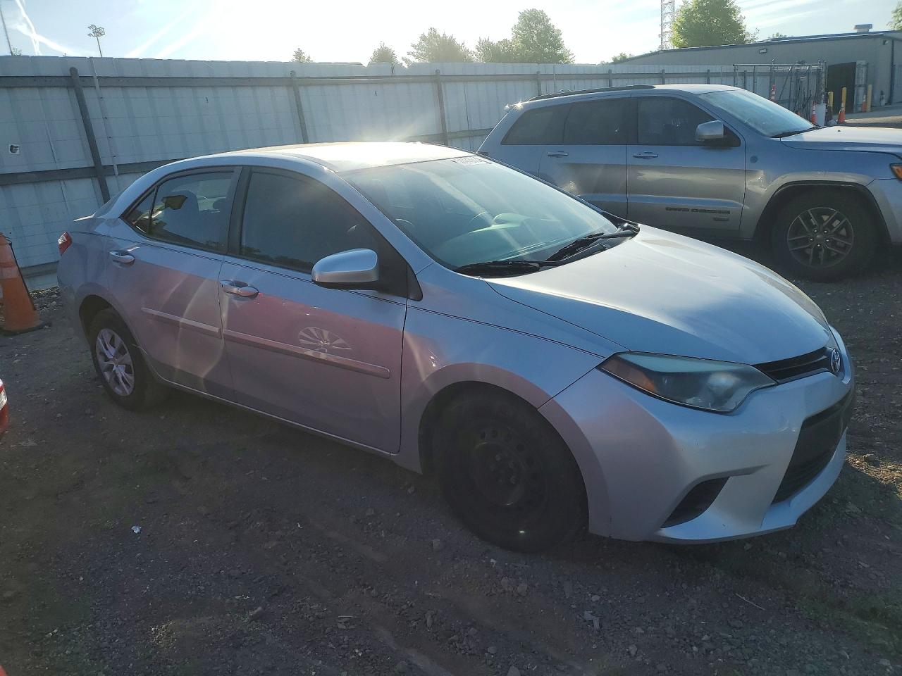 2015 Toyota Corolla L Silver vin: 2T1BURHE9FC286706