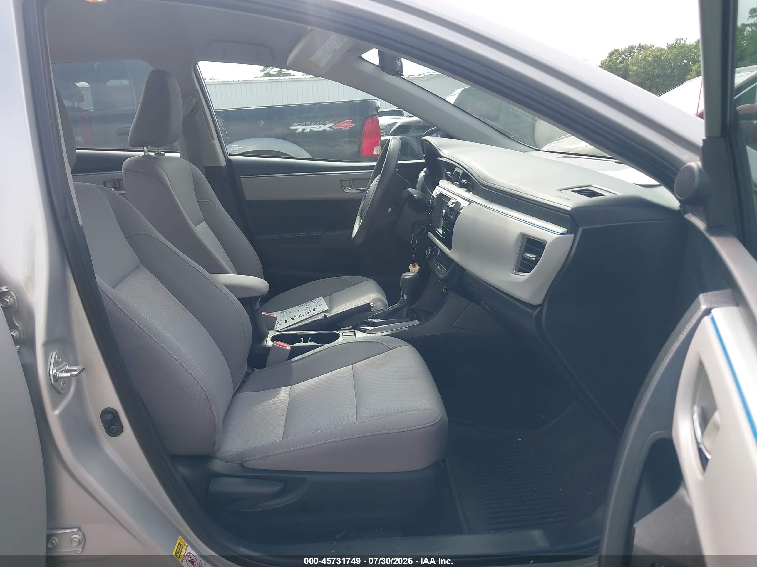 2015 Toyota Corolla Le Серебряный vin: 2T1BURHE9FC293624
