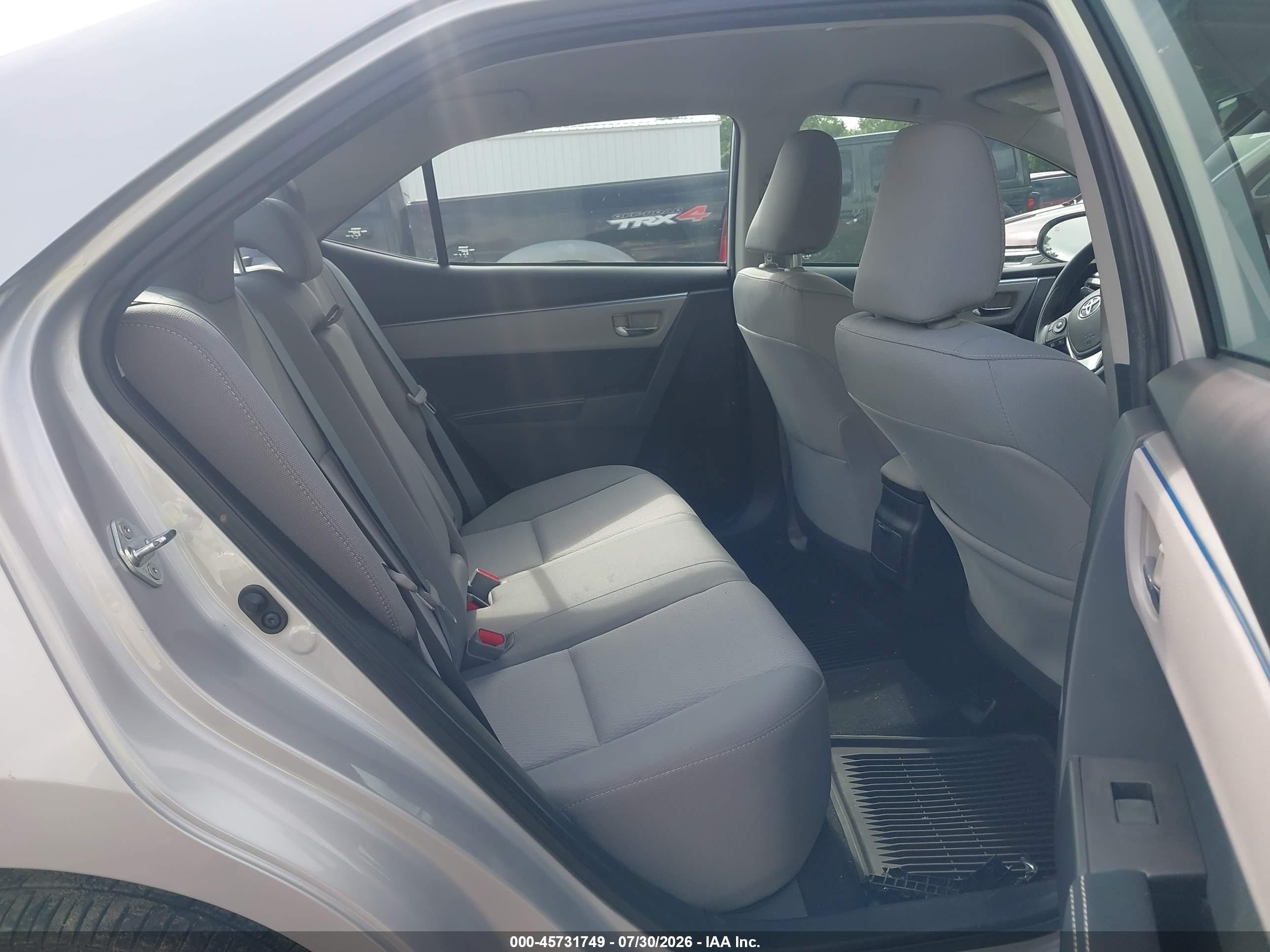 2015 Toyota Corolla Le Серебряный vin: 2T1BURHE9FC293624