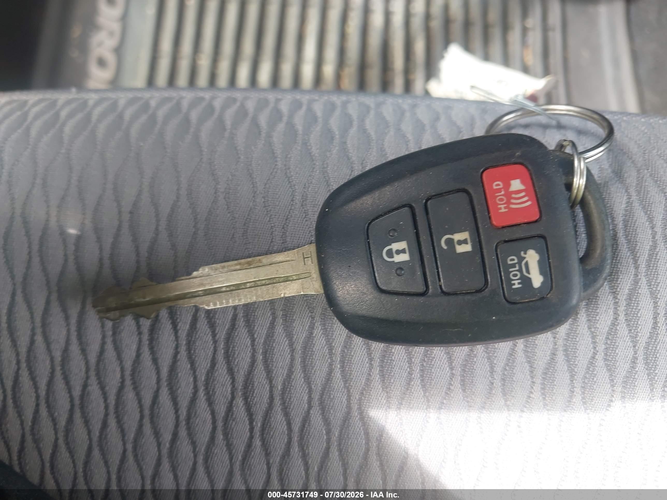 2015 Toyota Corolla Le Серебряный vin: 2T1BURHE9FC293624