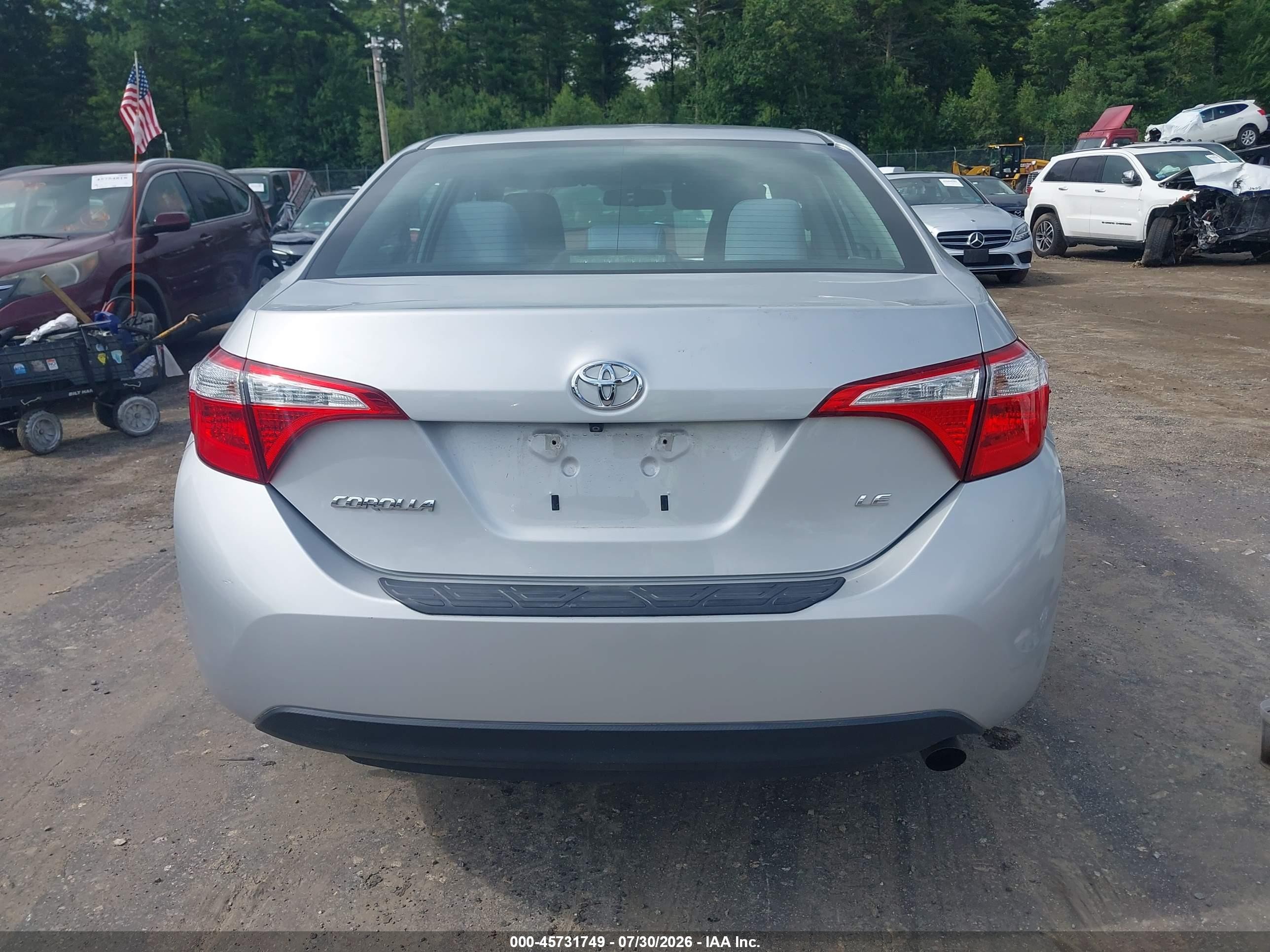 2015 Toyota Corolla Le Серебряный vin: 2T1BURHE9FC293624