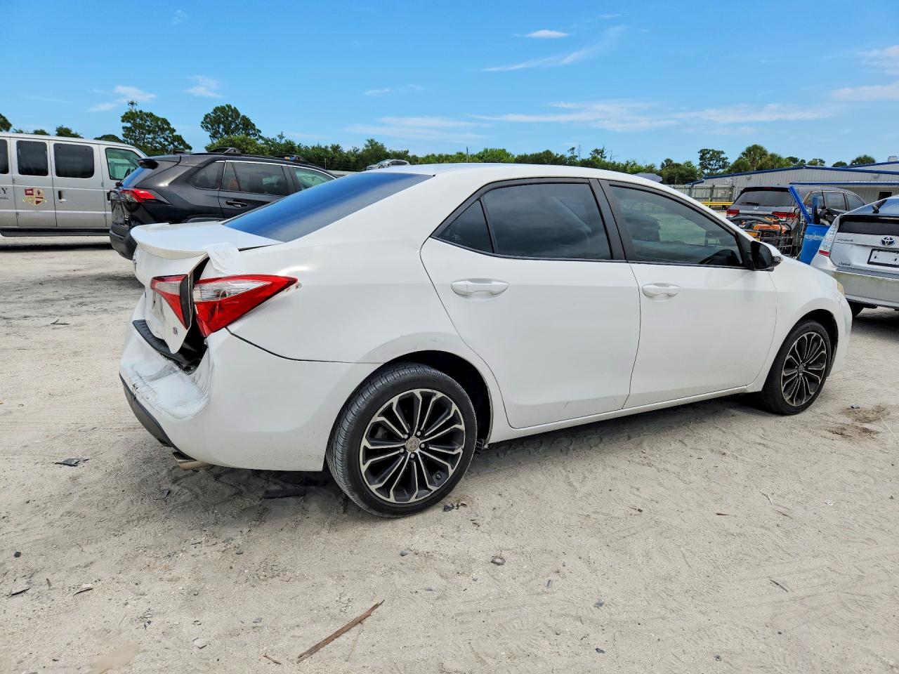 2015 Toyota Corolla S Plus White vin: 2T1BURHE9FC322894