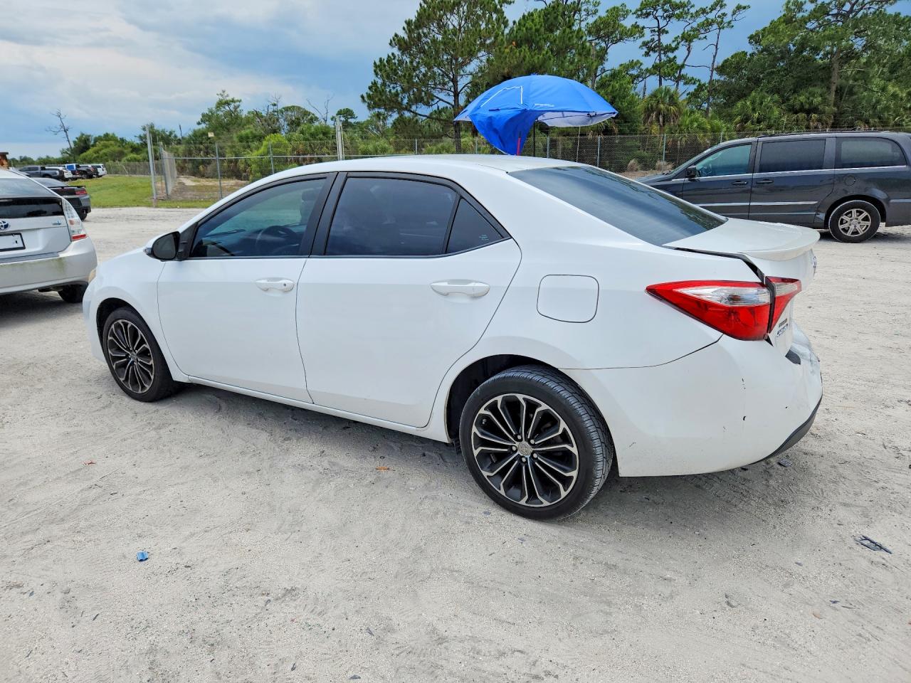 2015 Toyota Corolla S Plus White vin: 2T1BURHE9FC322894