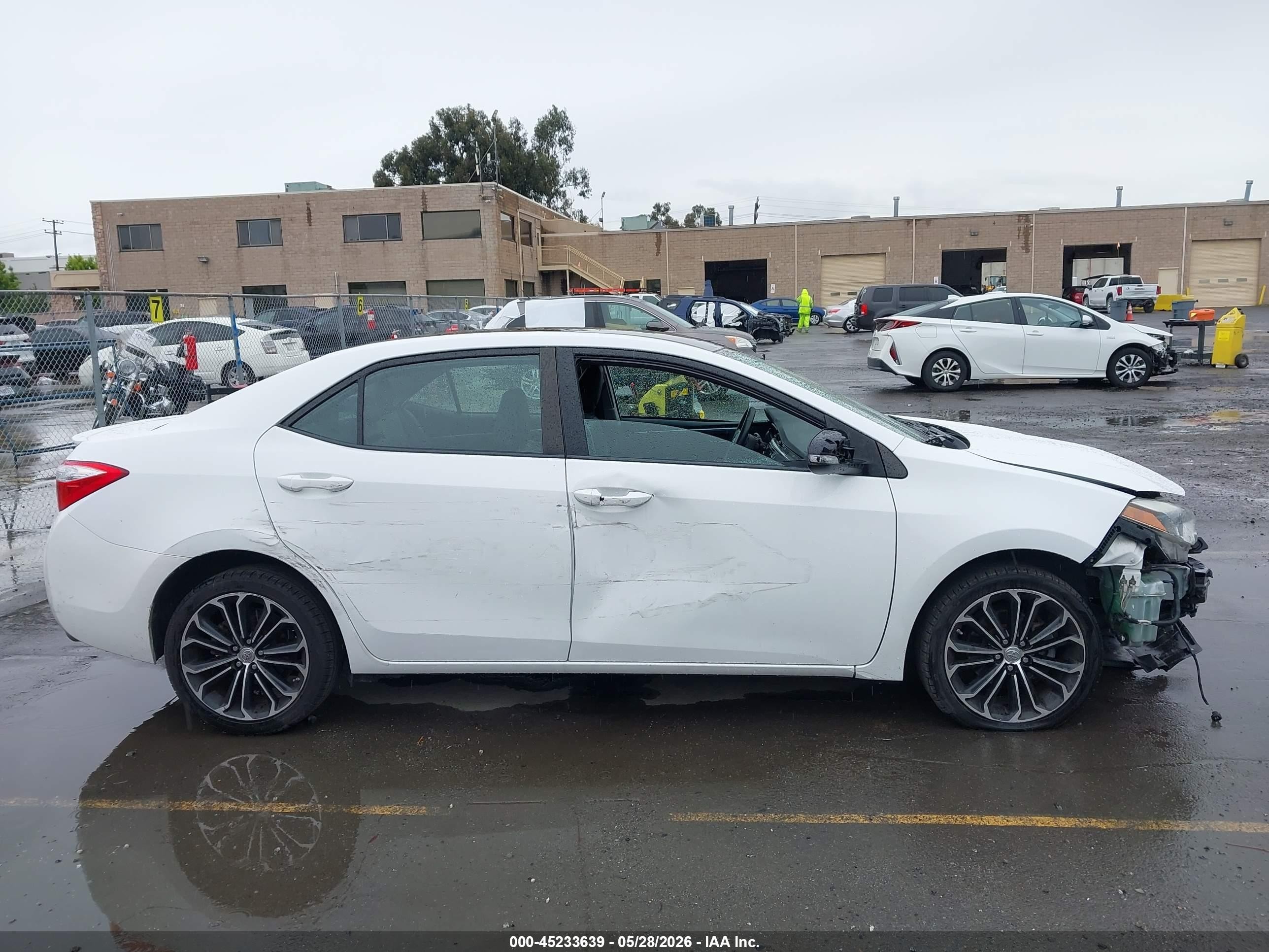2015 Toyota Corolla S Plus Белый vin: 2T1BURHE9FC329439