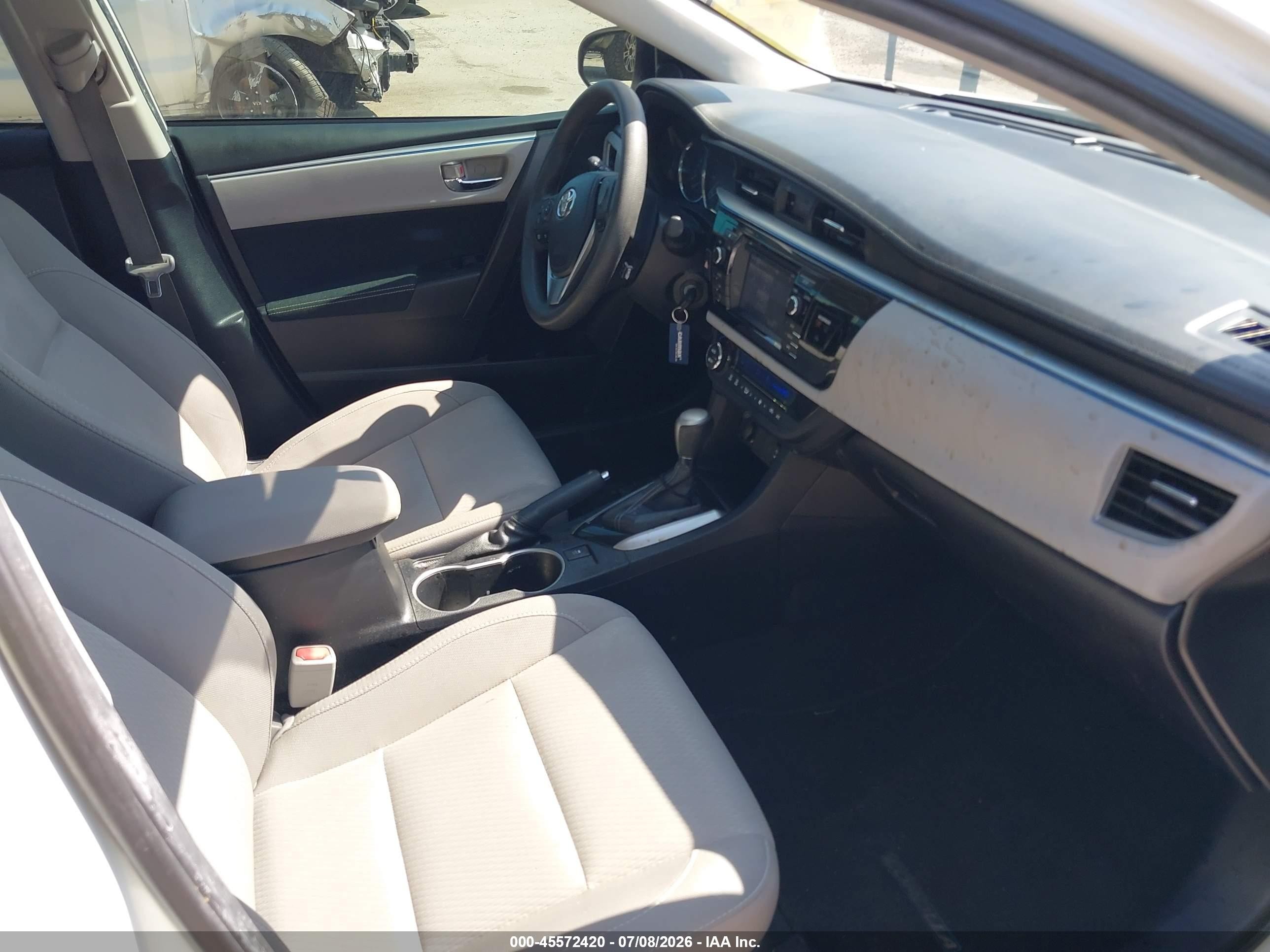 2015 Toyota Corolla Le Белый vin: 2T1BURHE9FC331532