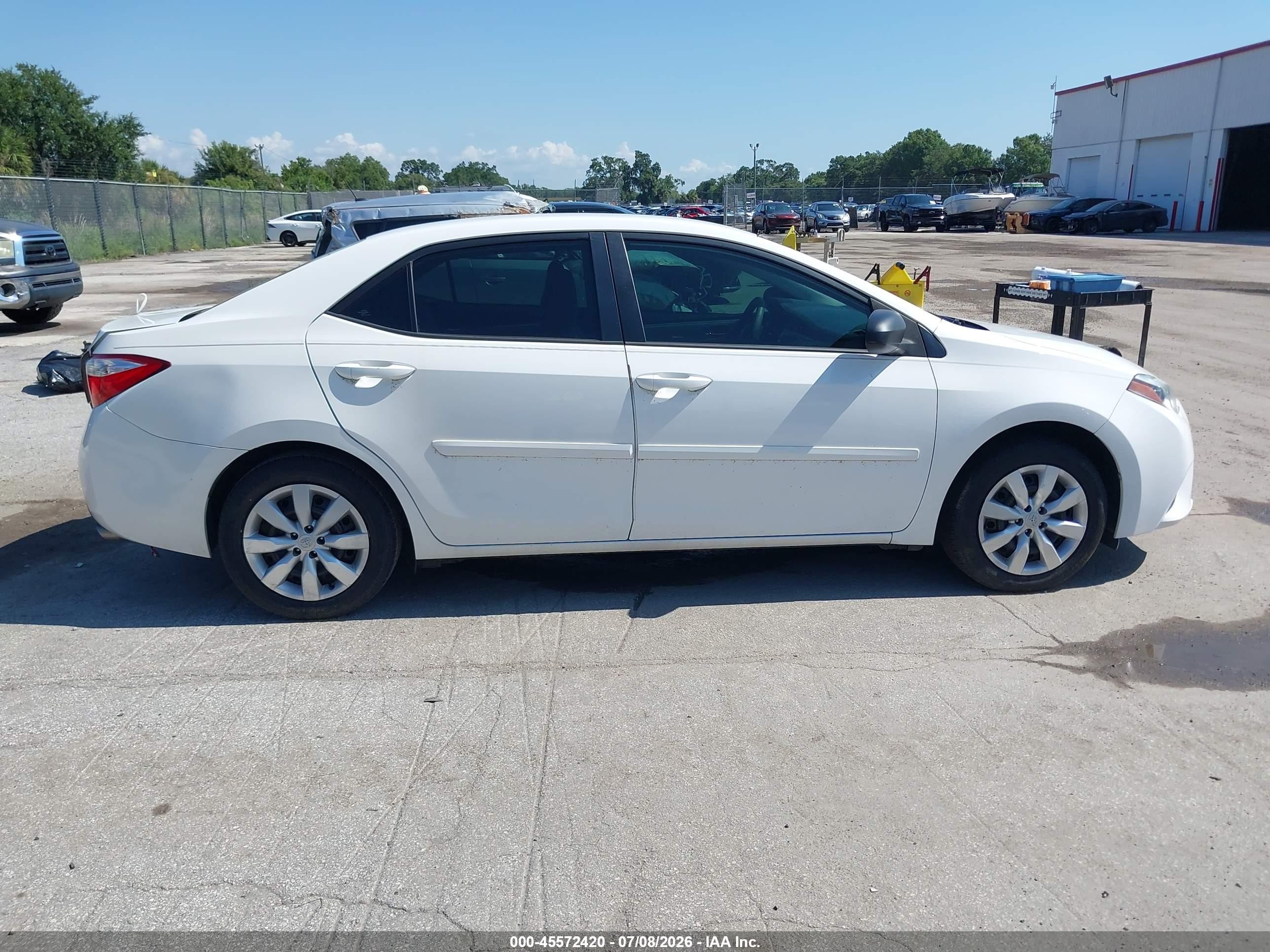 2015 Toyota Corolla Le Белый vin: 2T1BURHE9FC331532