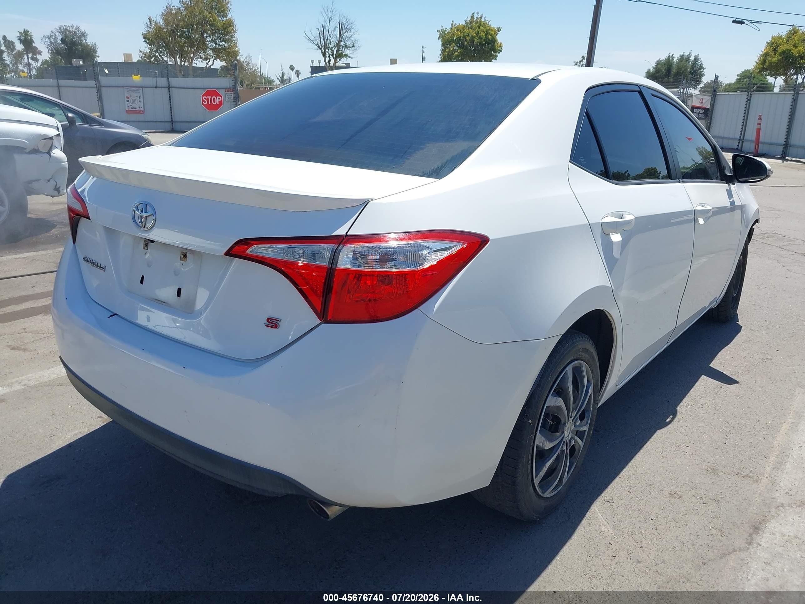 2015 Toyota Corolla S Белый vin: 2T1BURHE9FC333569