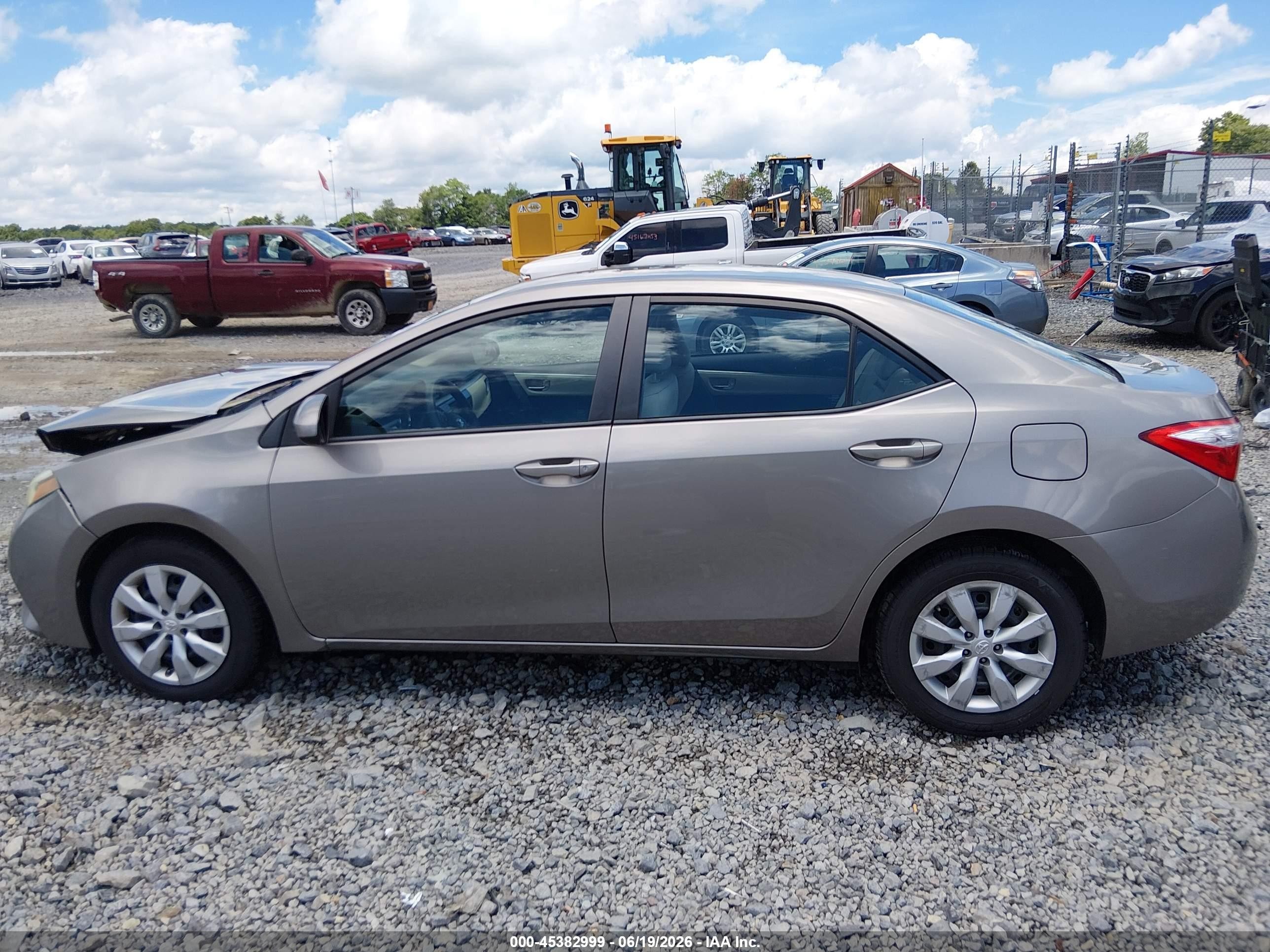 2015 Toyota Corolla Le Champagne vin: 2T1BURHE9FC342336