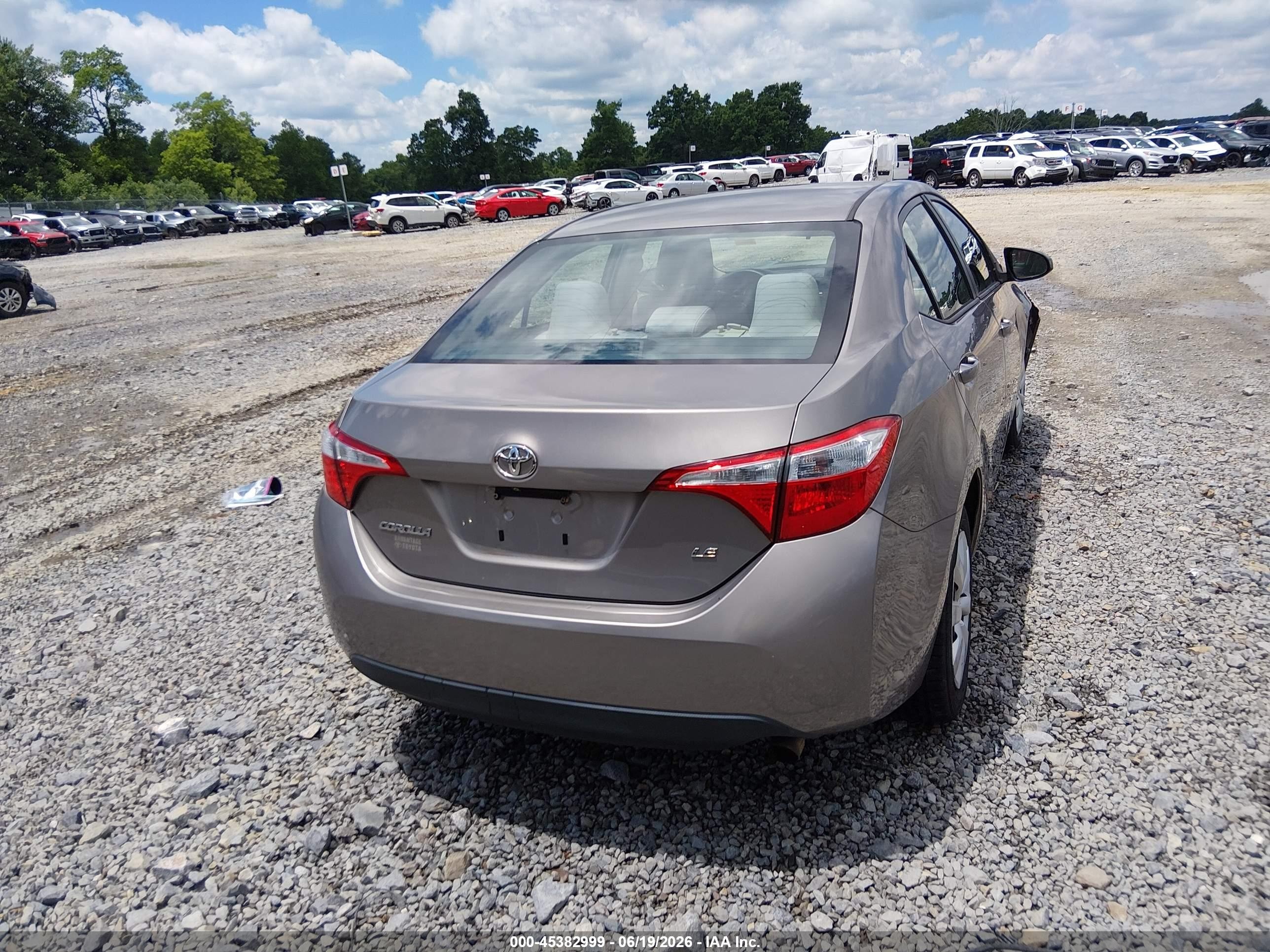 2015 Toyota Corolla Le Champagne vin: 2T1BURHE9FC342336
