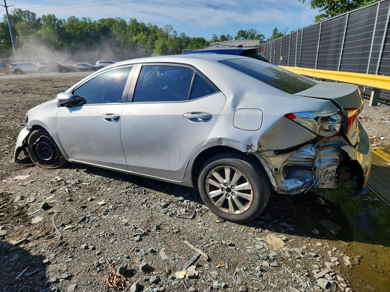 2015 Toyota Corolla Le Серебряный vin: 2T1BURHE9FC373103