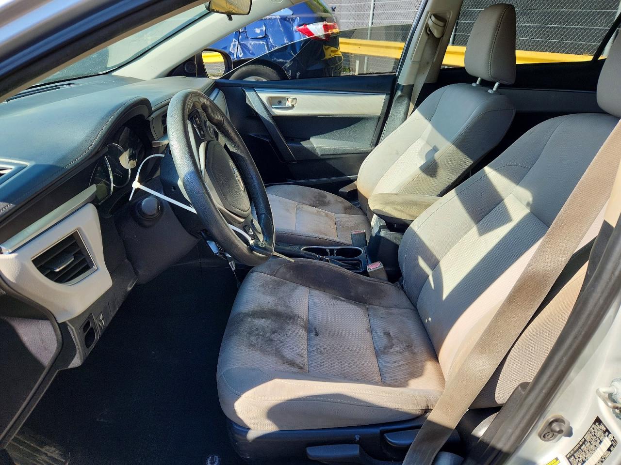 2015 Toyota Corolla Le Серебряный vin: 2T1BURHE9FC373103