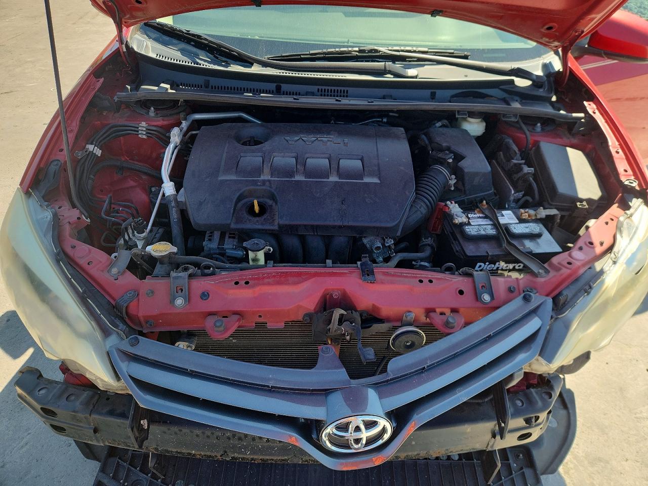 2015 Toyota Corolla Le Red vin: 2T1BURHE9FC411834