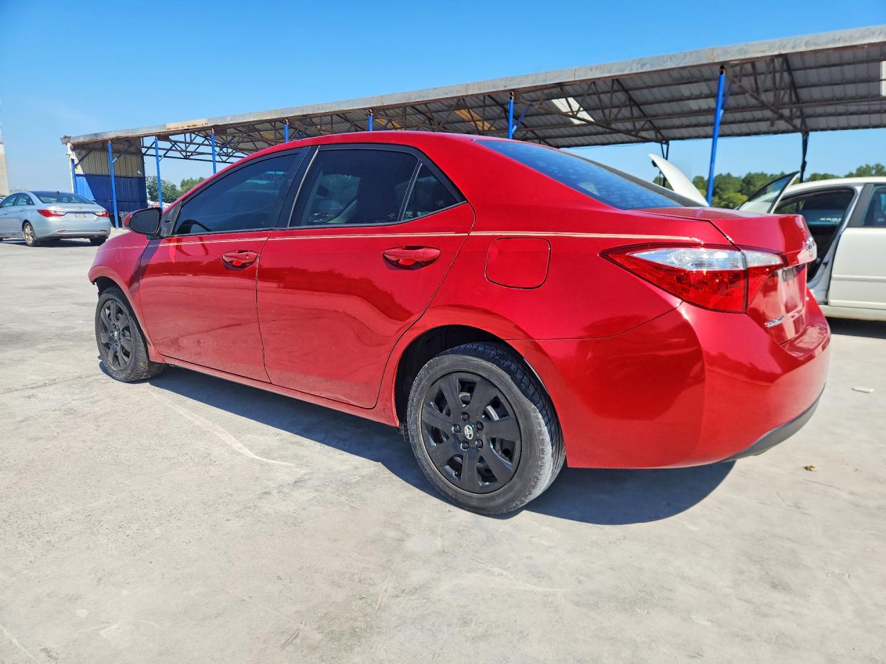 2015 Toyota Corolla Le Red vin: 2T1BURHE9FC411834