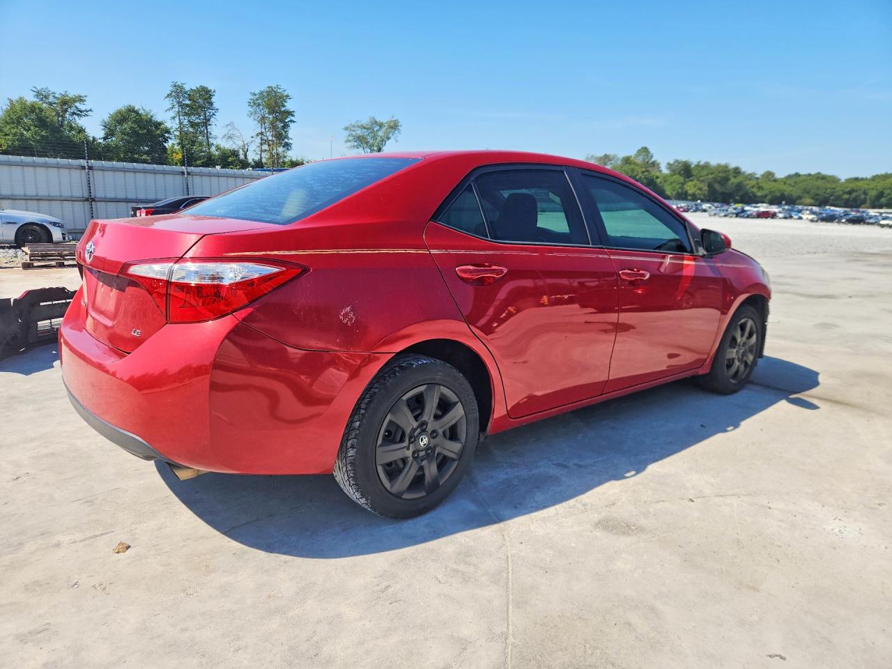 2015 Toyota Corolla Le Red vin: 2T1BURHE9FC411834