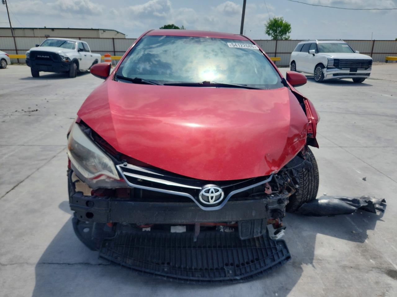 2015 Toyota Corolla Le Red vin: 2T1BURHE9FC412952