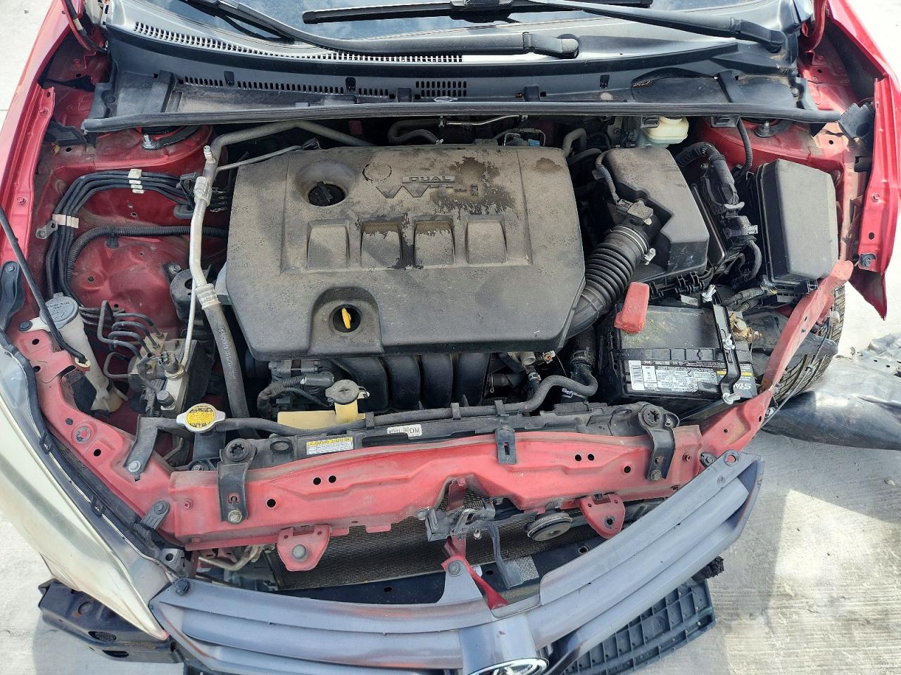 2015 Toyota Corolla Le Red vin: 2T1BURHE9FC412952