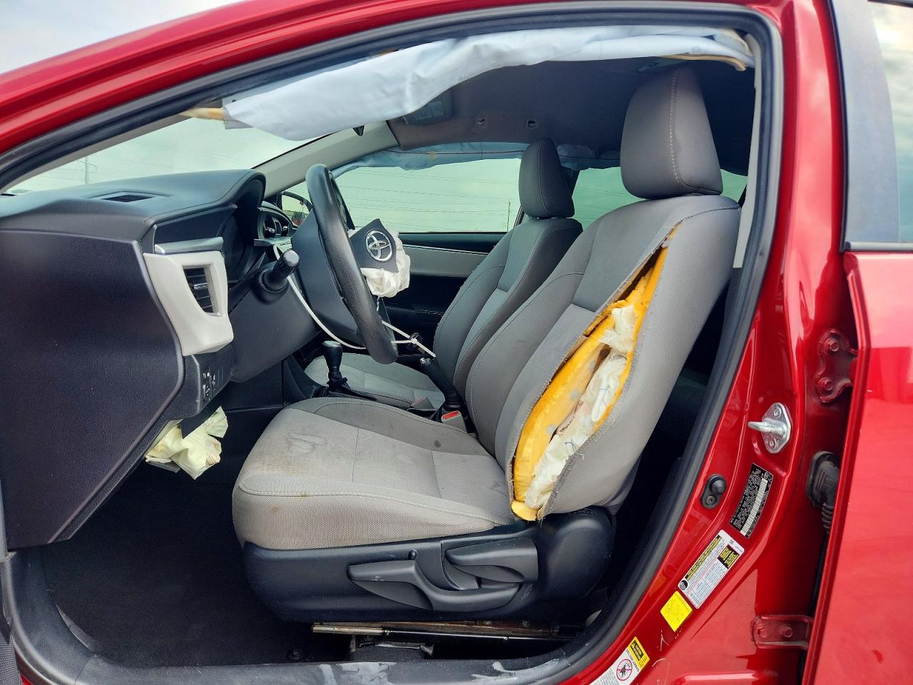 2015 Toyota Corolla Le Red vin: 2T1BURHE9FC412952