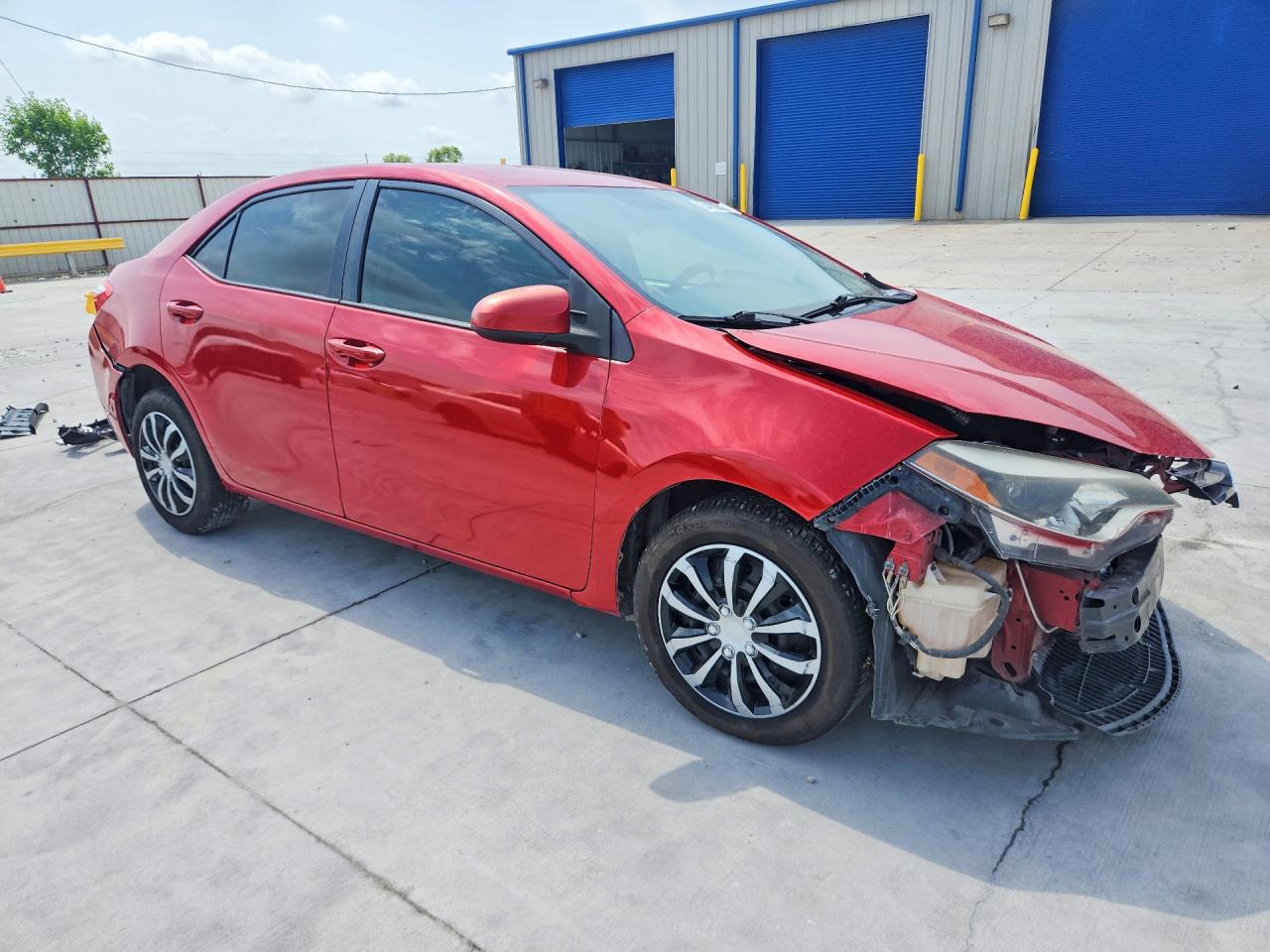 2015 Toyota Corolla Le Red vin: 2T1BURHE9FC412952