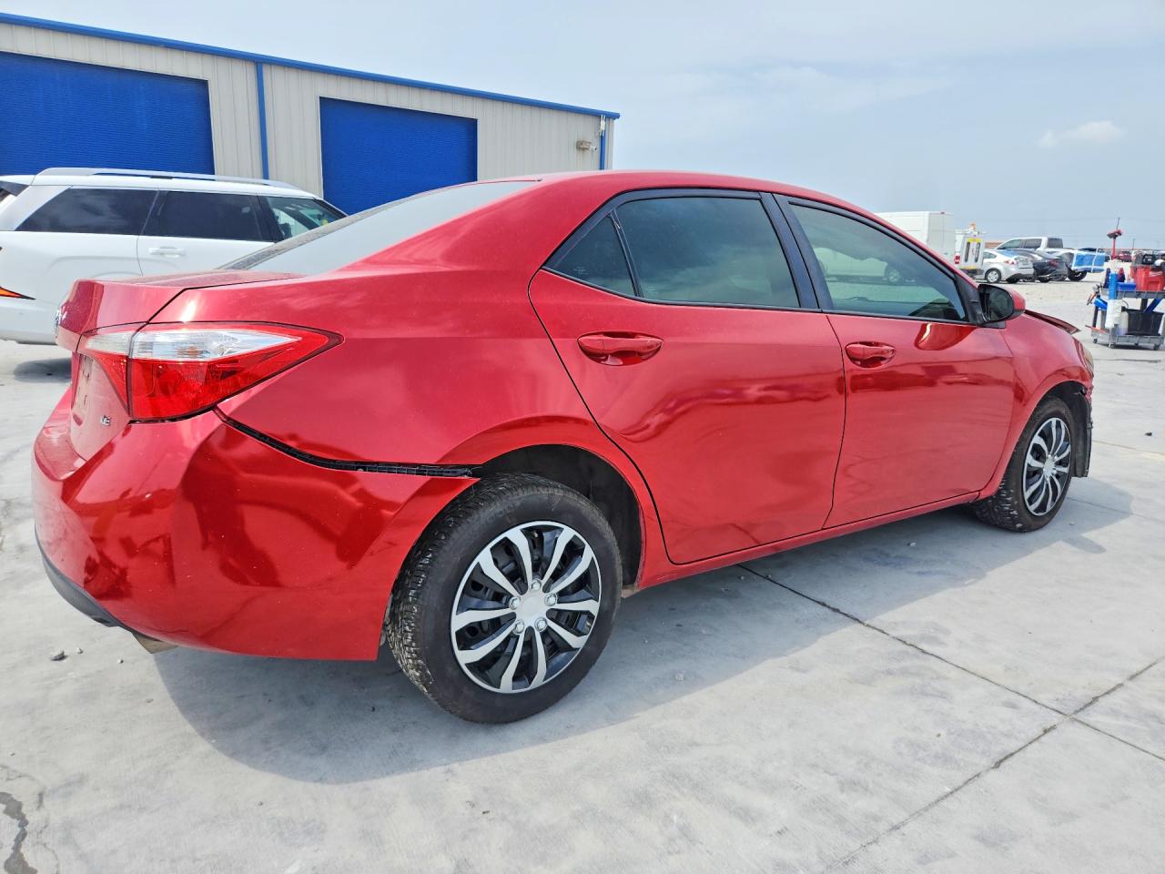 2015 Toyota Corolla Le Red vin: 2T1BURHE9FC412952