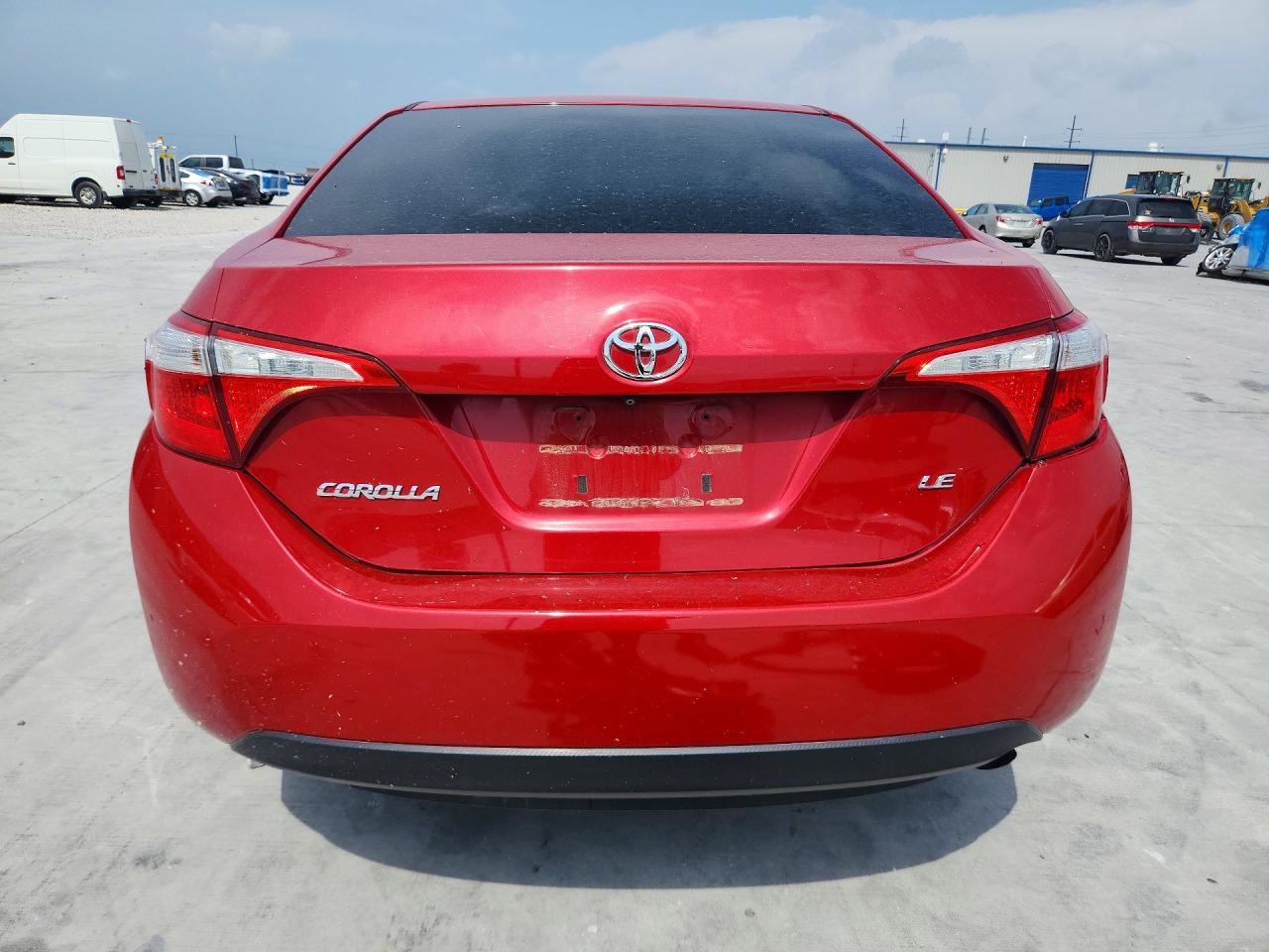 2015 Toyota Corolla Le Red vin: 2T1BURHE9FC412952