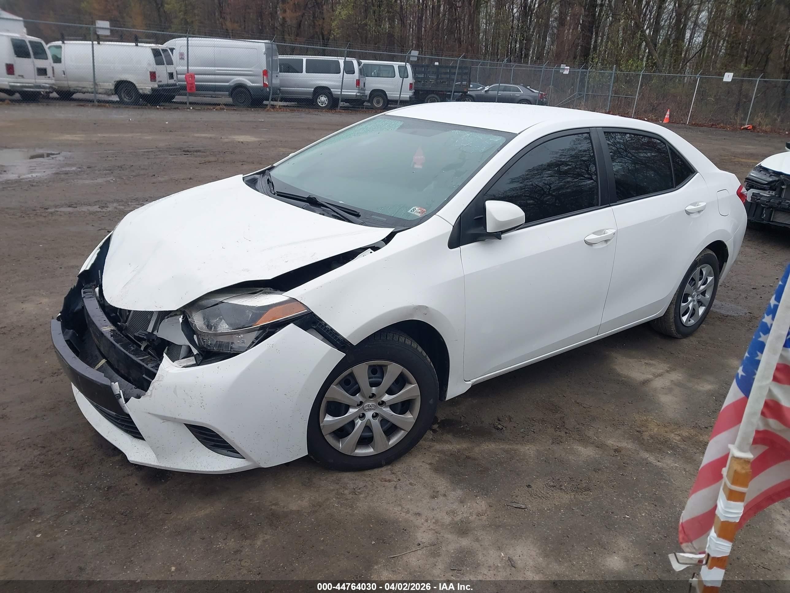 2015 Toyota Corolla Le White vin: 2T1BURHE9FC429766