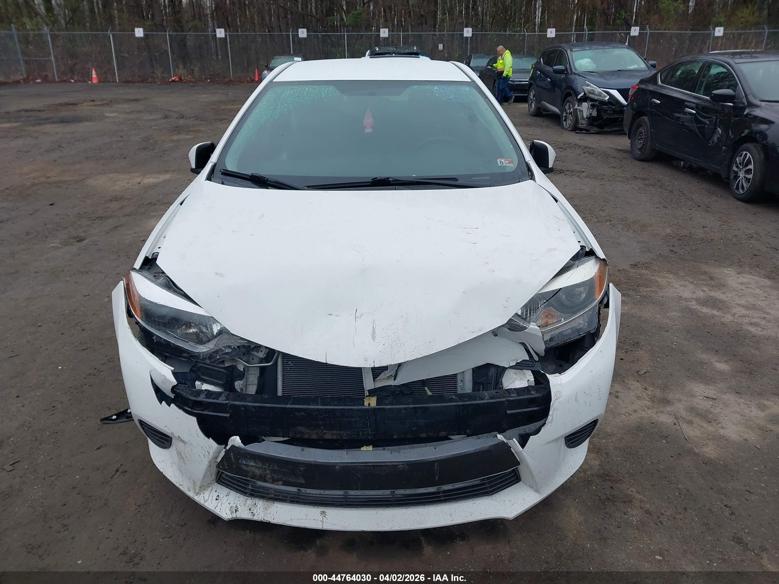 2015 Toyota Corolla Le White vin: 2T1BURHE9FC429766
