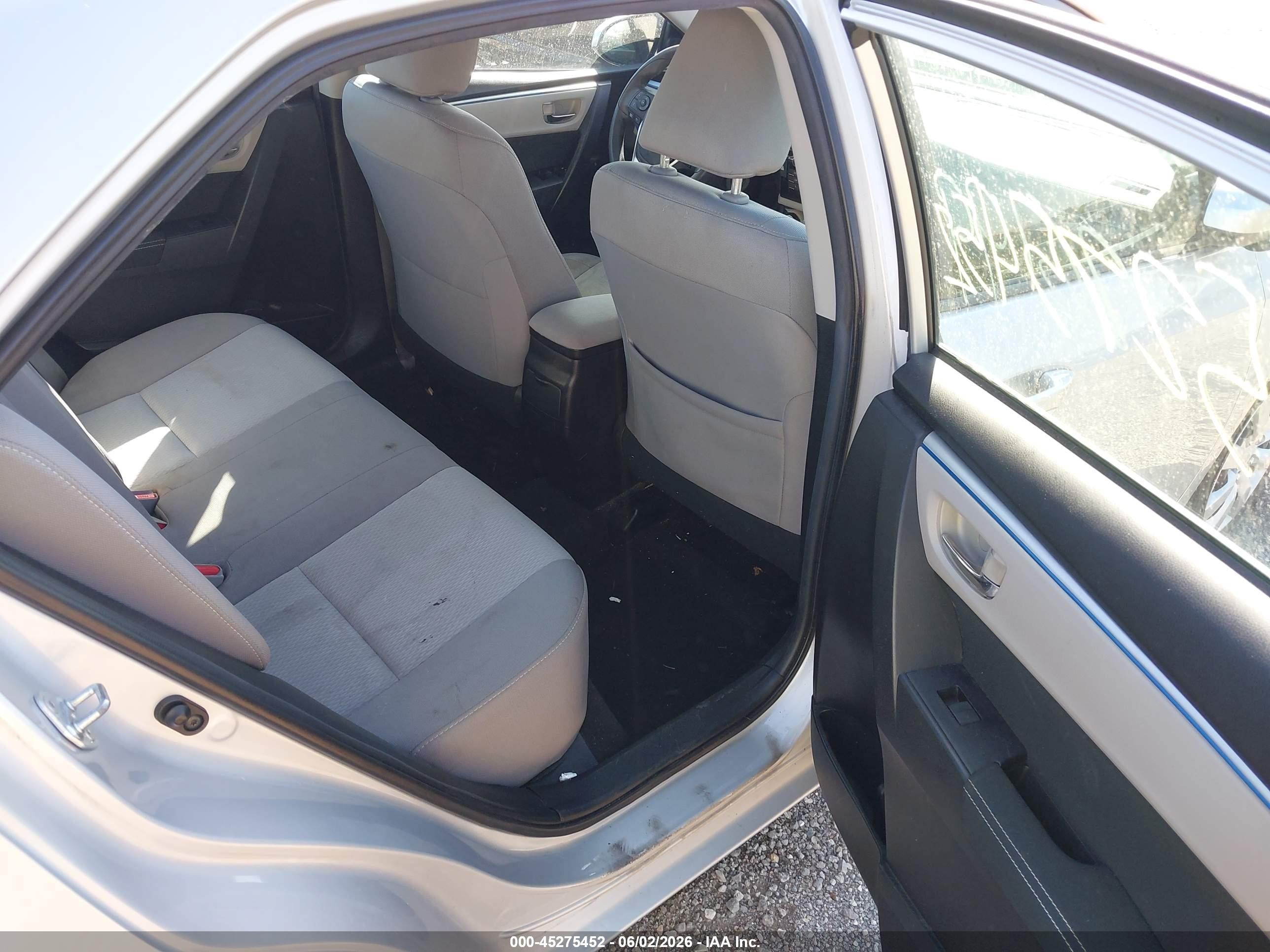 2015 Toyota Corolla Le Silver vin: 2T1BURHE9FC457714