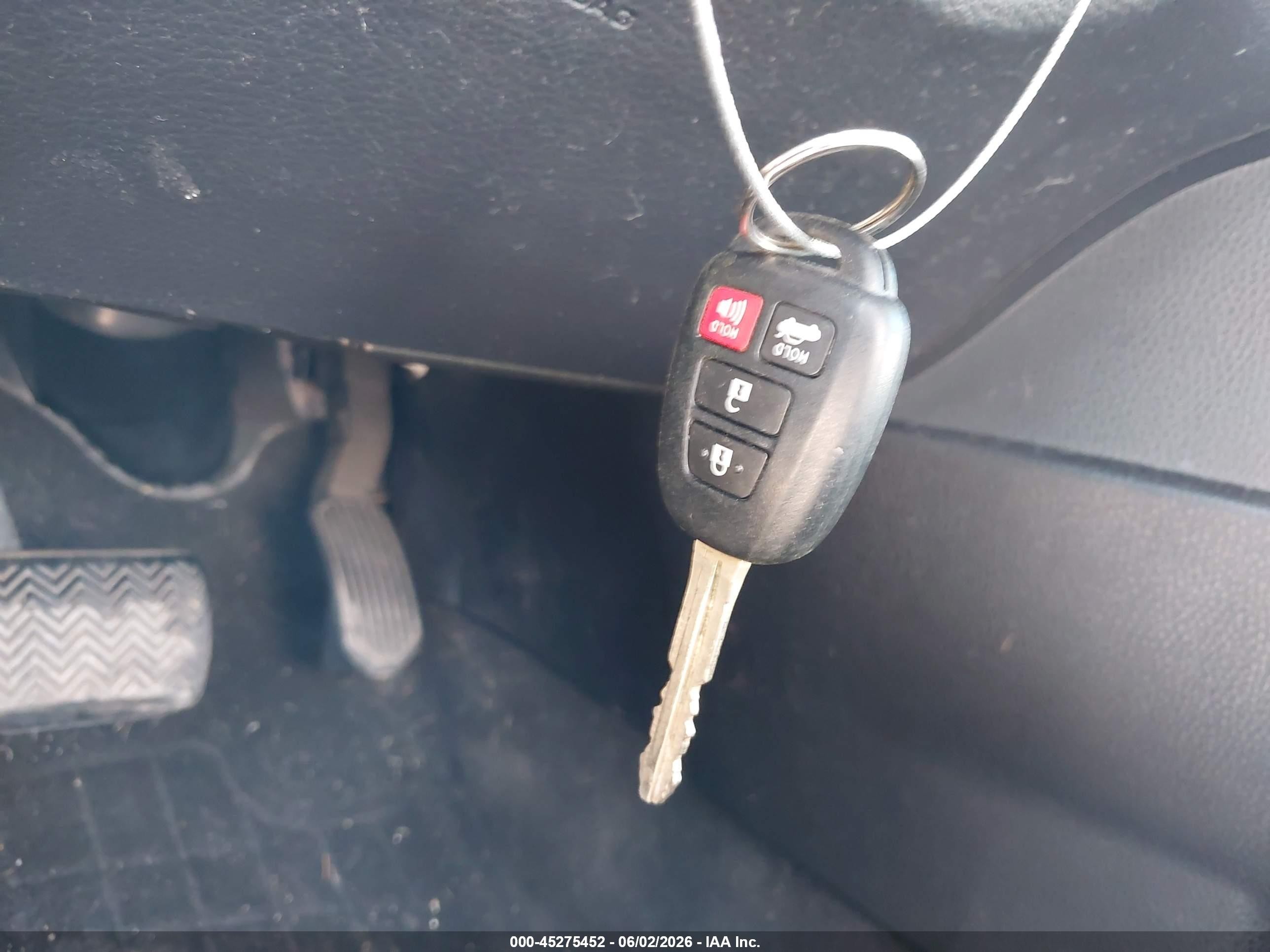 2015 Toyota Corolla Le Silver vin: 2T1BURHE9FC457714
