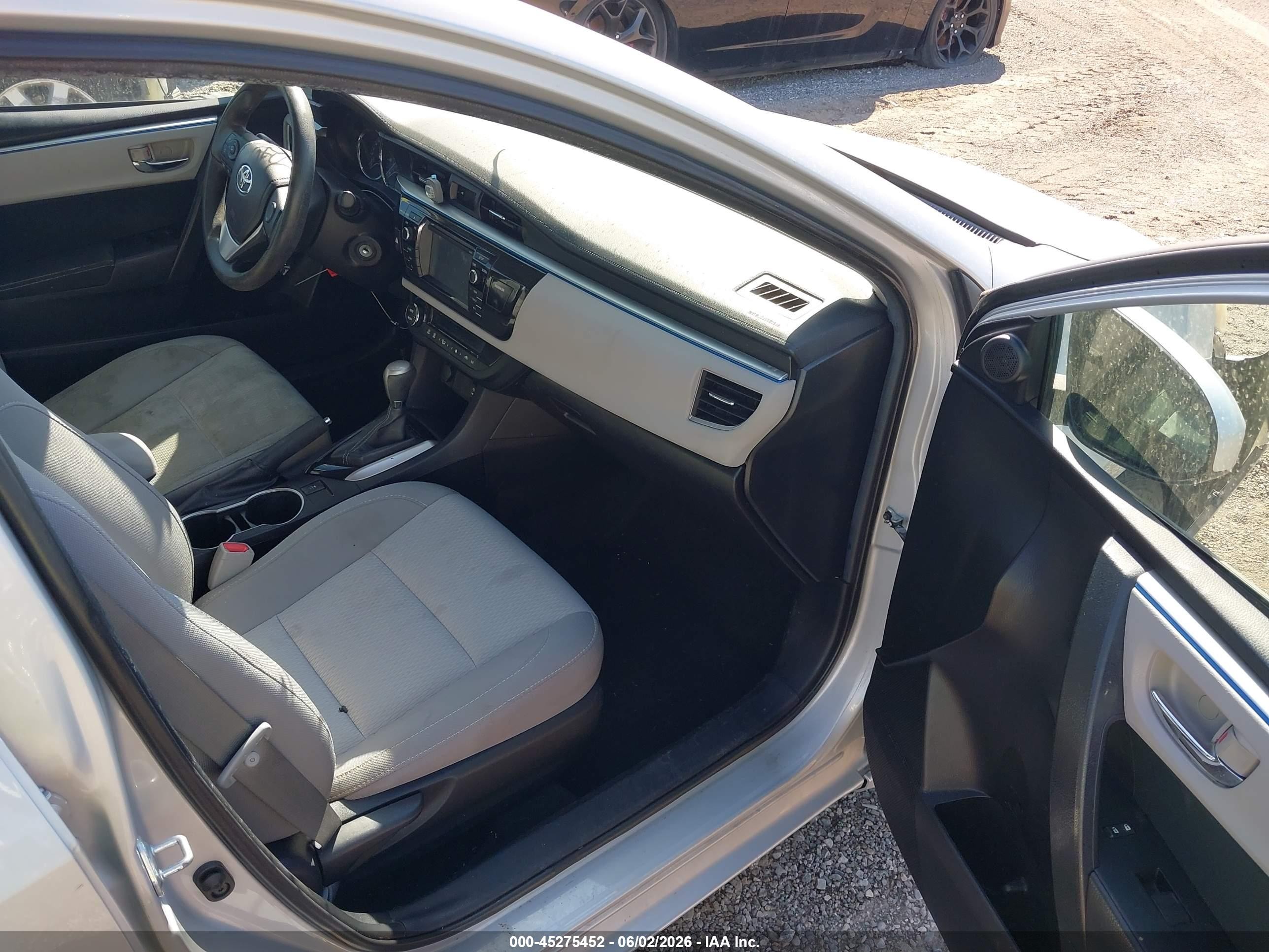 2015 Toyota Corolla Le Silver vin: 2T1BURHE9FC457714