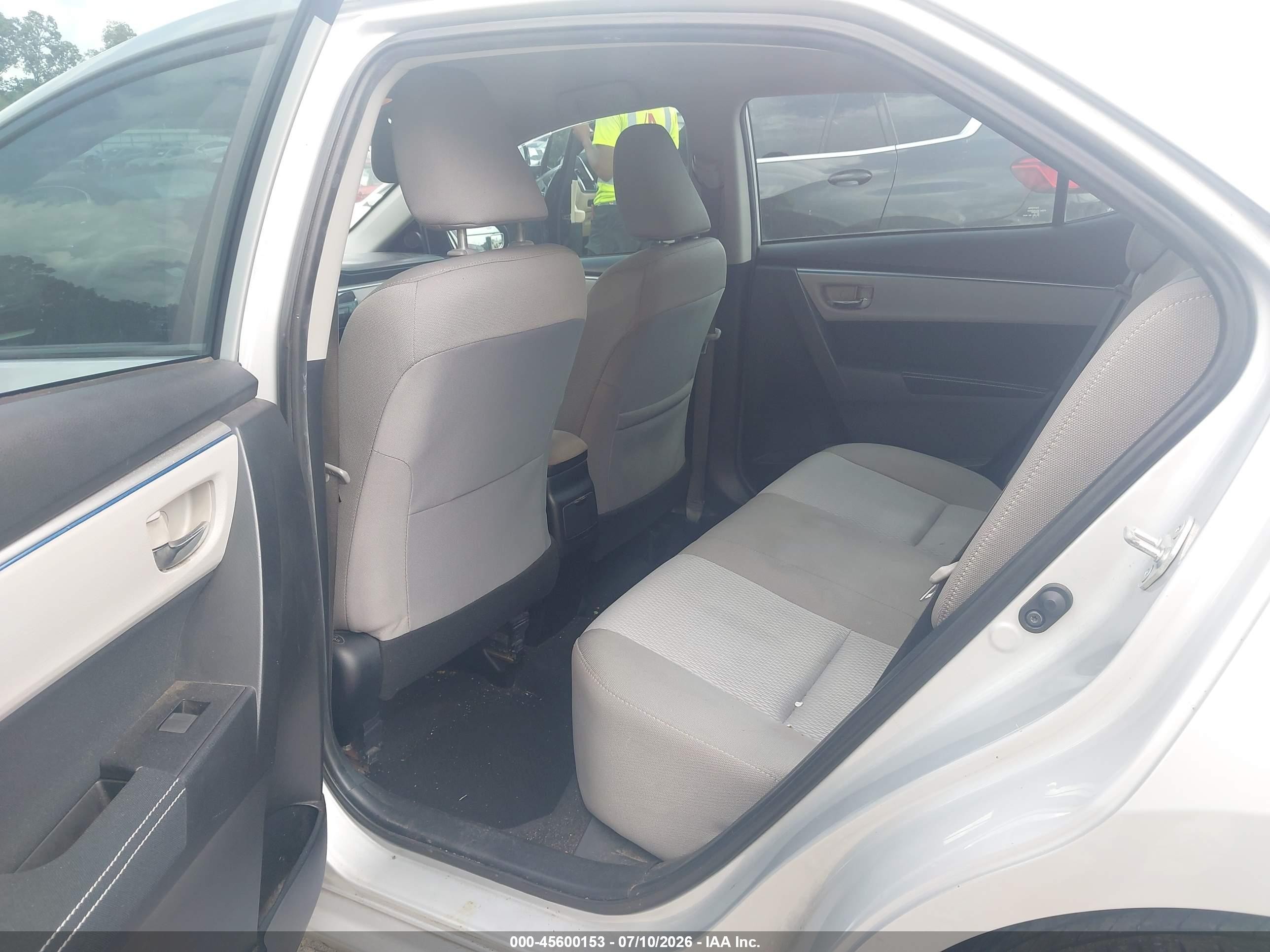 2015 Toyota Corolla Le Silver vin: 2T1BURHE9FC476389