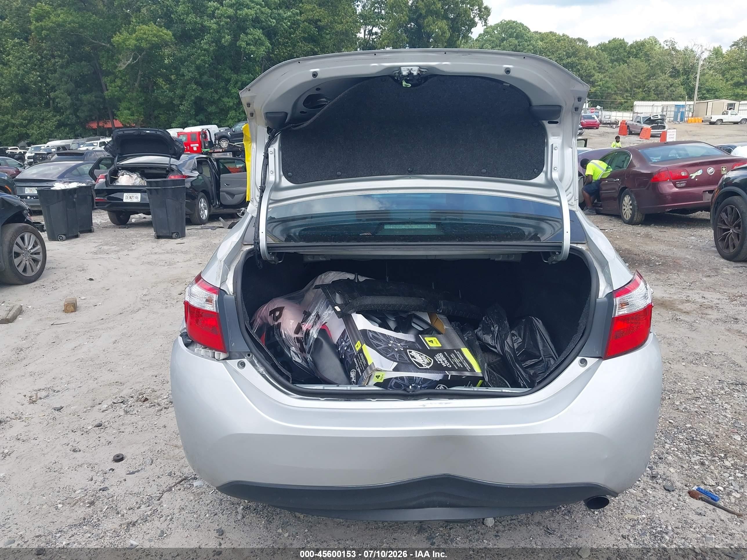 2015 Toyota Corolla Le Silver vin: 2T1BURHE9FC476389