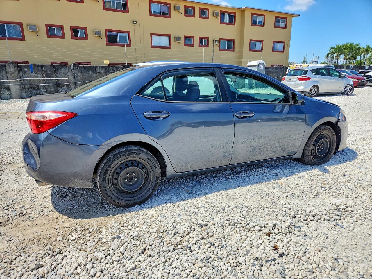 2017 Toyota Corolla Le Gray vin: 2T1BURHE9HC767056