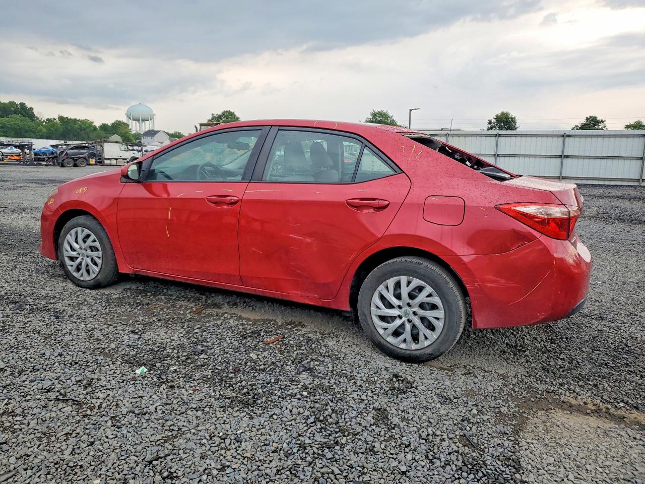 2017 Toyota Corolla Le Red vin: 2T1BURHE9HC794645