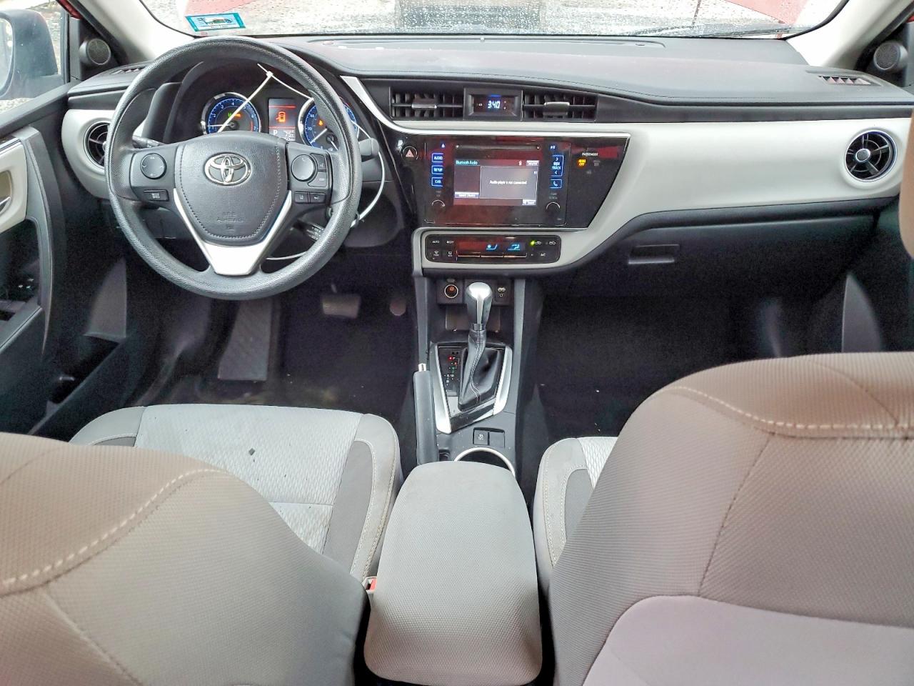 2017 Toyota Corolla Le Red vin: 2T1BURHE9HC794645