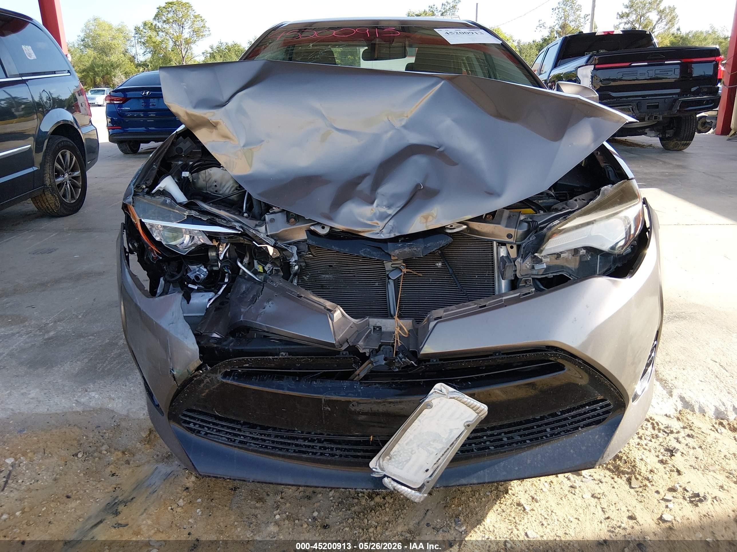 2017 Toyota Corolla Le Gray vin: 2T1BURHE9HC836098