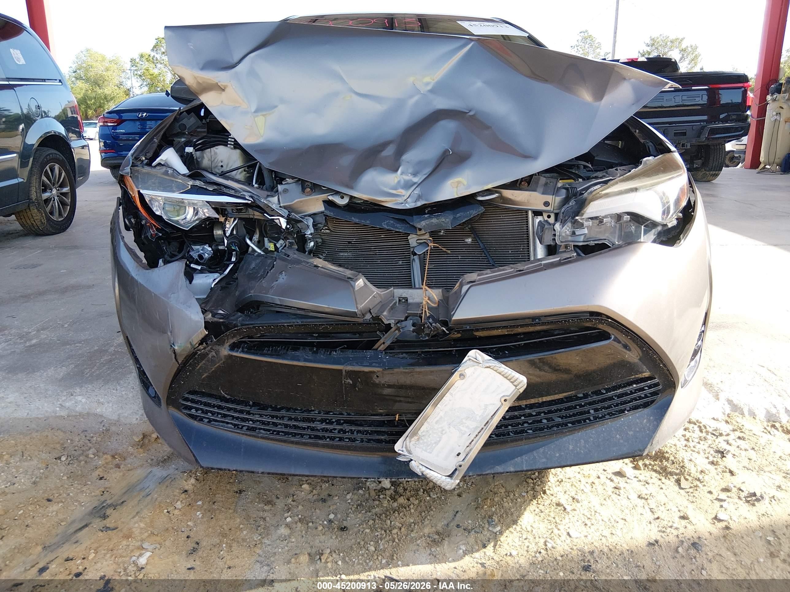2017 Toyota Corolla Le Gray vin: 2T1BURHE9HC836098
