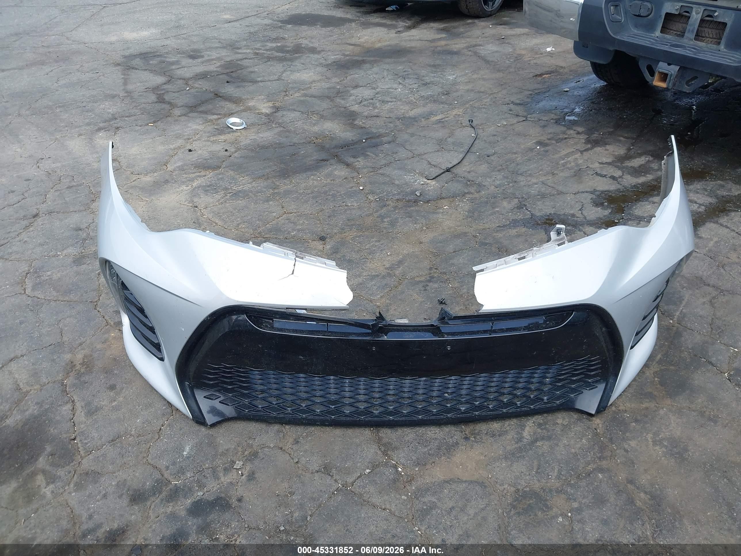 2017 Toyota Corolla Se Серебряный vin: 2T1BURHE9HC837252