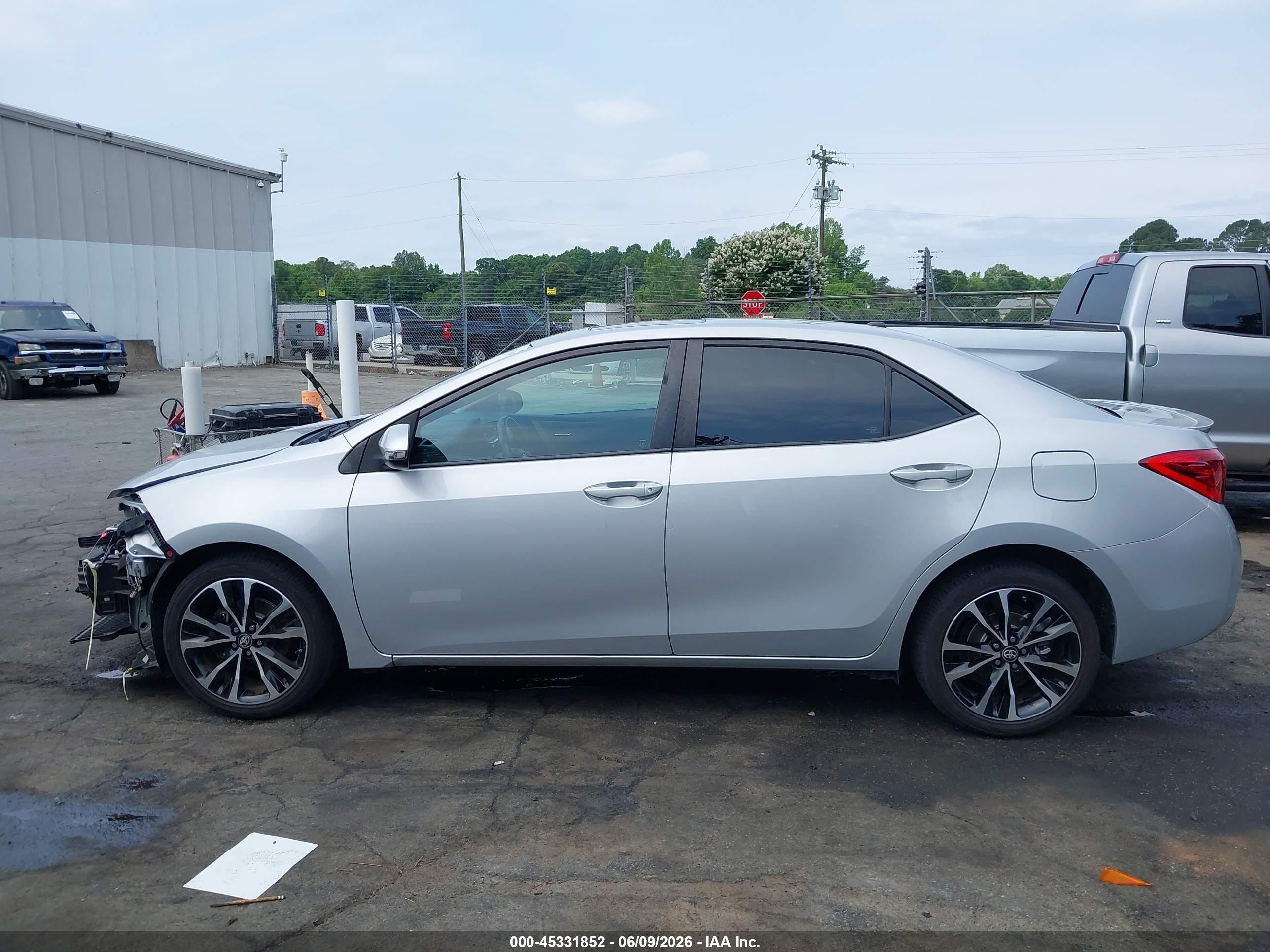 2017 Toyota Corolla Se Серебряный vin: 2T1BURHE9HC837252