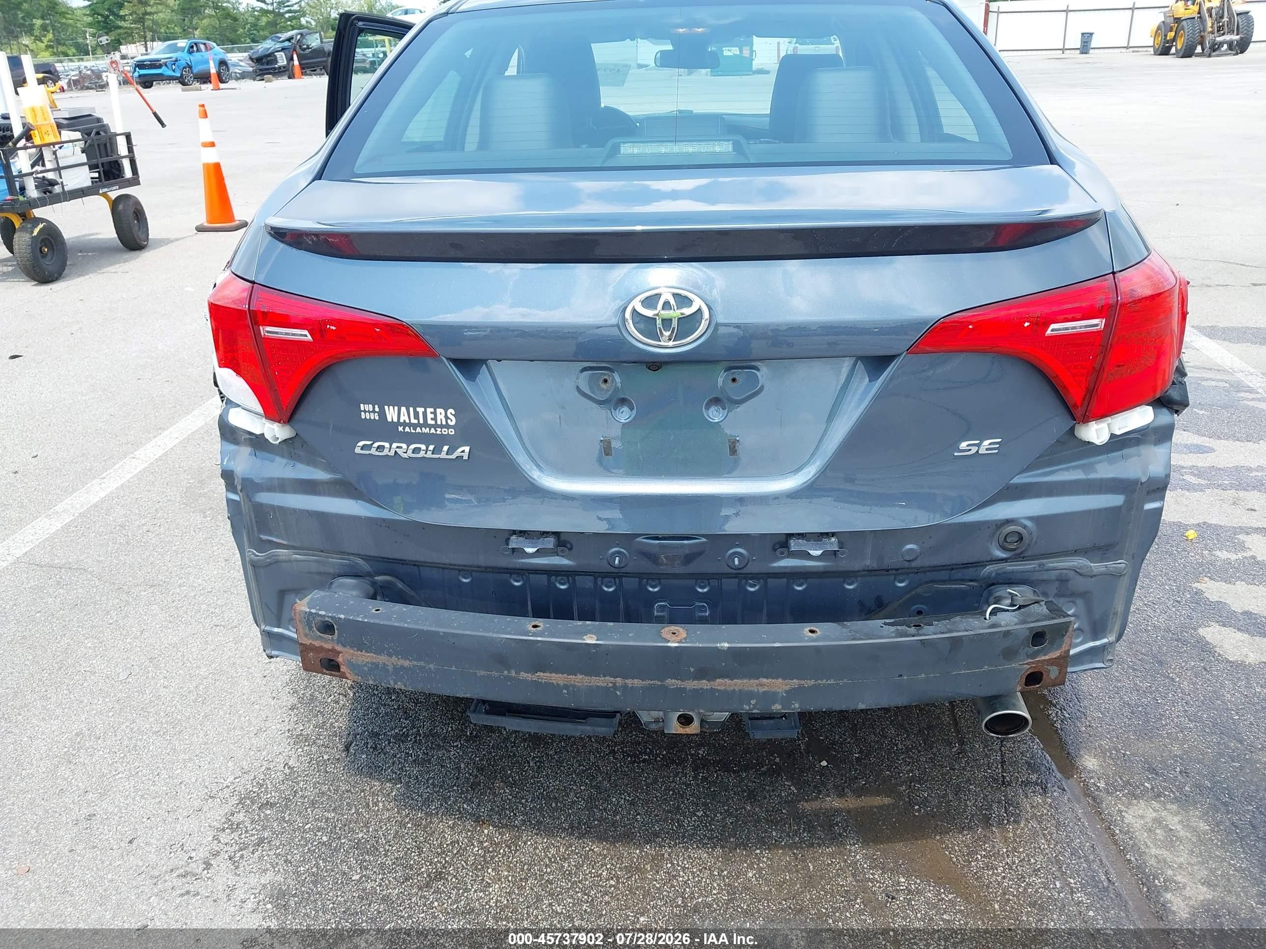 2017 Toyota Corolla Se Light Blue vin: 2T1BURHE9HC892171