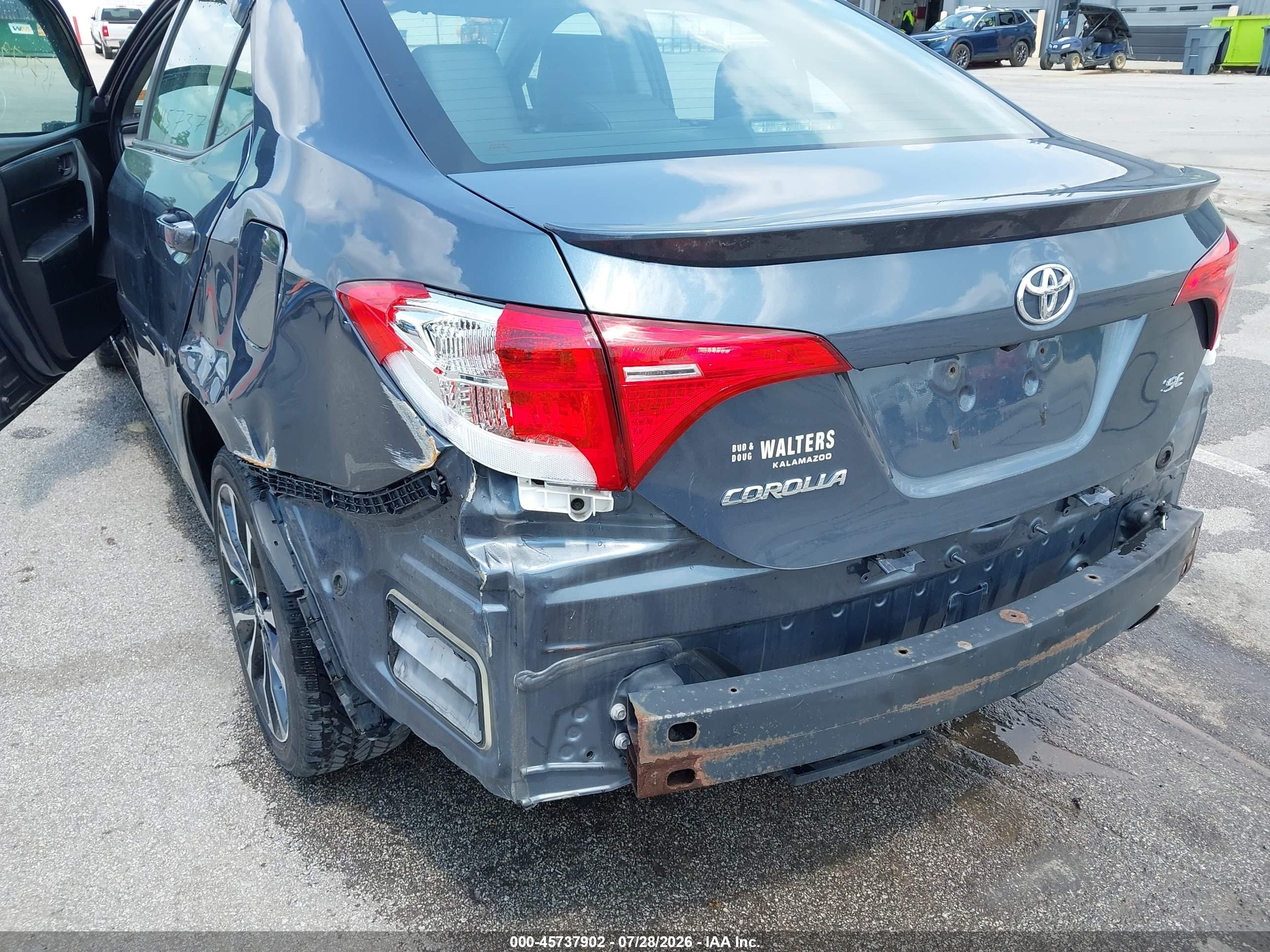 2017 Toyota Corolla Se Light Blue vin: 2T1BURHE9HC892171
